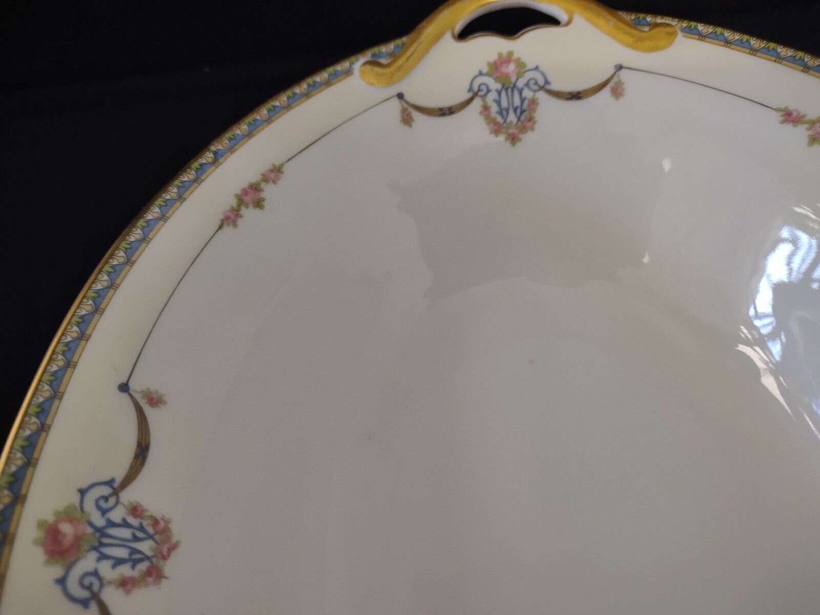 Noritake Laureate Oval Vegetable Serving Dish Gold Trim (lot 303)