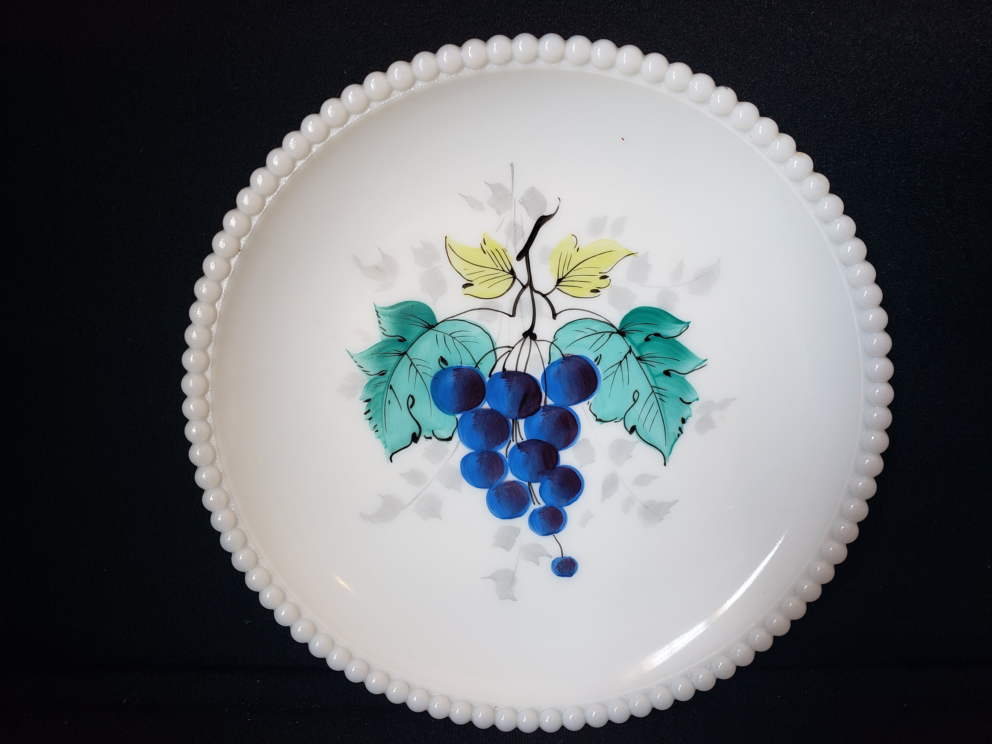 Vintage Westmoreland Grape Motif Milk Glass Dessert Plate (lot 2186)