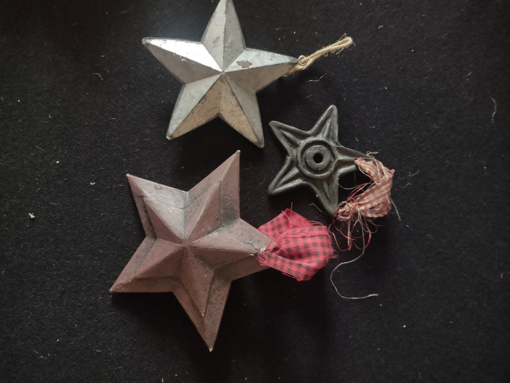 Christmas Seasonal Assortment 5 Stars Ornaments Santa Claus Greeting (Lot 4649)