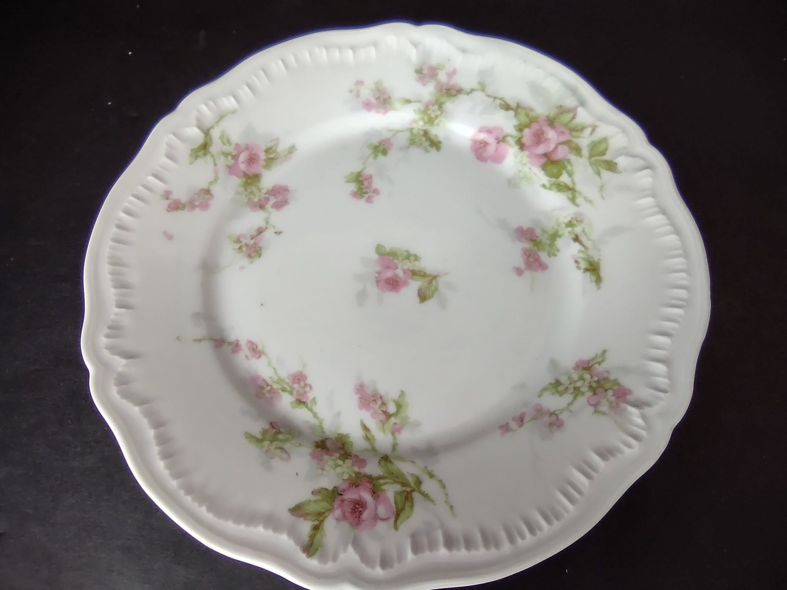 Haviland Limoges Dessert/Salad Roses Floral French Chic (lot 996)