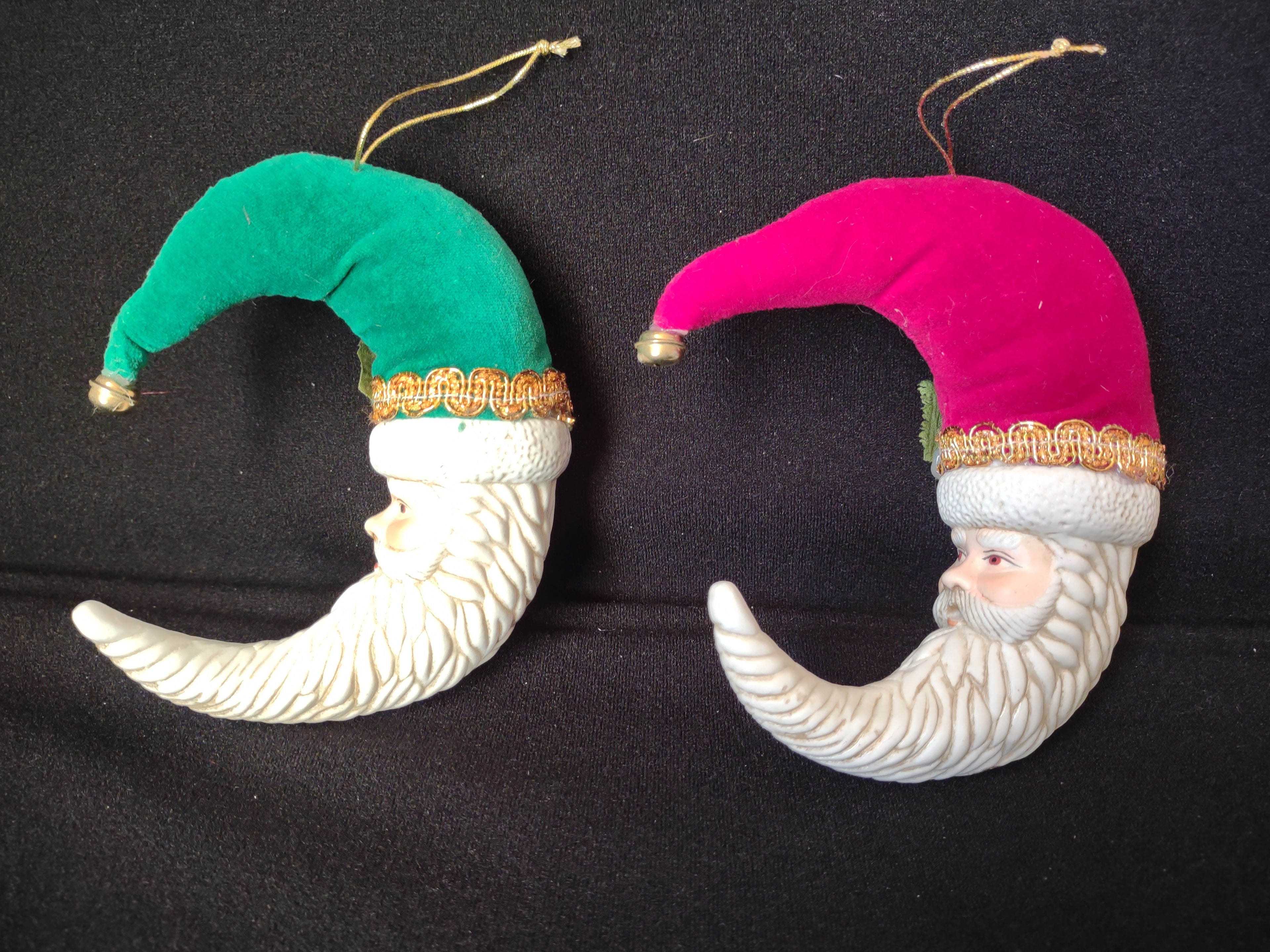Set of 2 Santa Ornament Christmas Tree Ceramic Green Red (lot 1695)