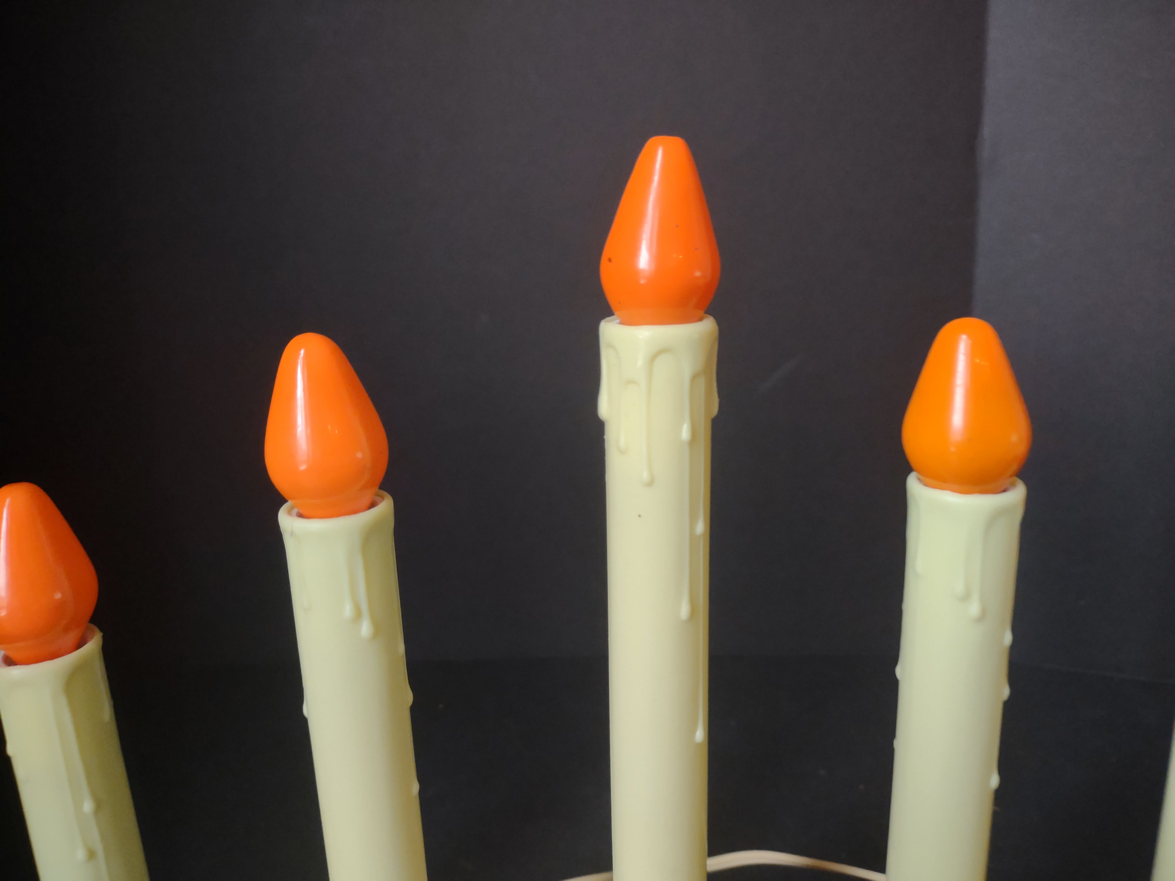 2 x Christmas Window 5 Candle Drip Orange Lights Bell Candelabra (lot 2302)