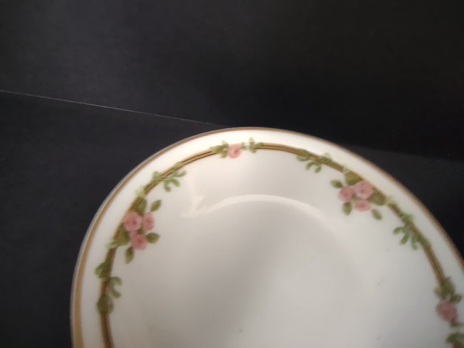 Haviland Limoges Schleiger 625 A Red Rose 6 x Coupe Plate 5" (lot 541)