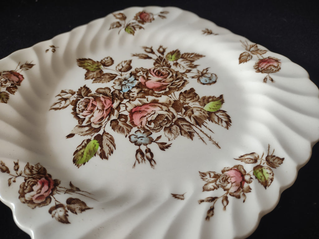 Vintage Johnson Bros England Ironstone Devon Sprays Square Plate (lot 5598)
