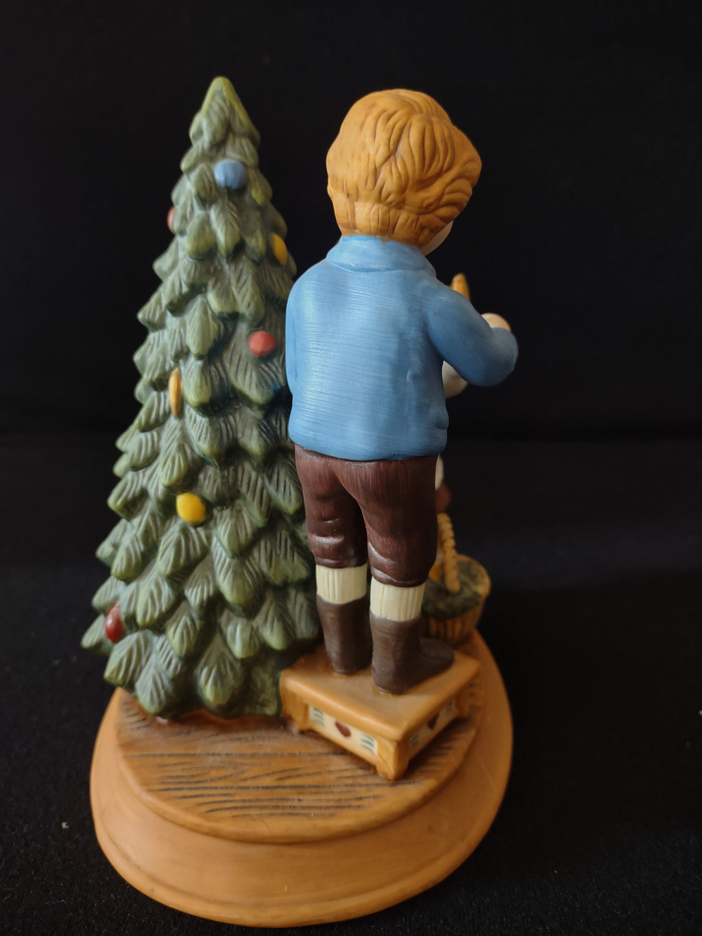 Avon Christmas Tree Memories 1982 Keeping Traditions Boy Girl (Lot 3609)