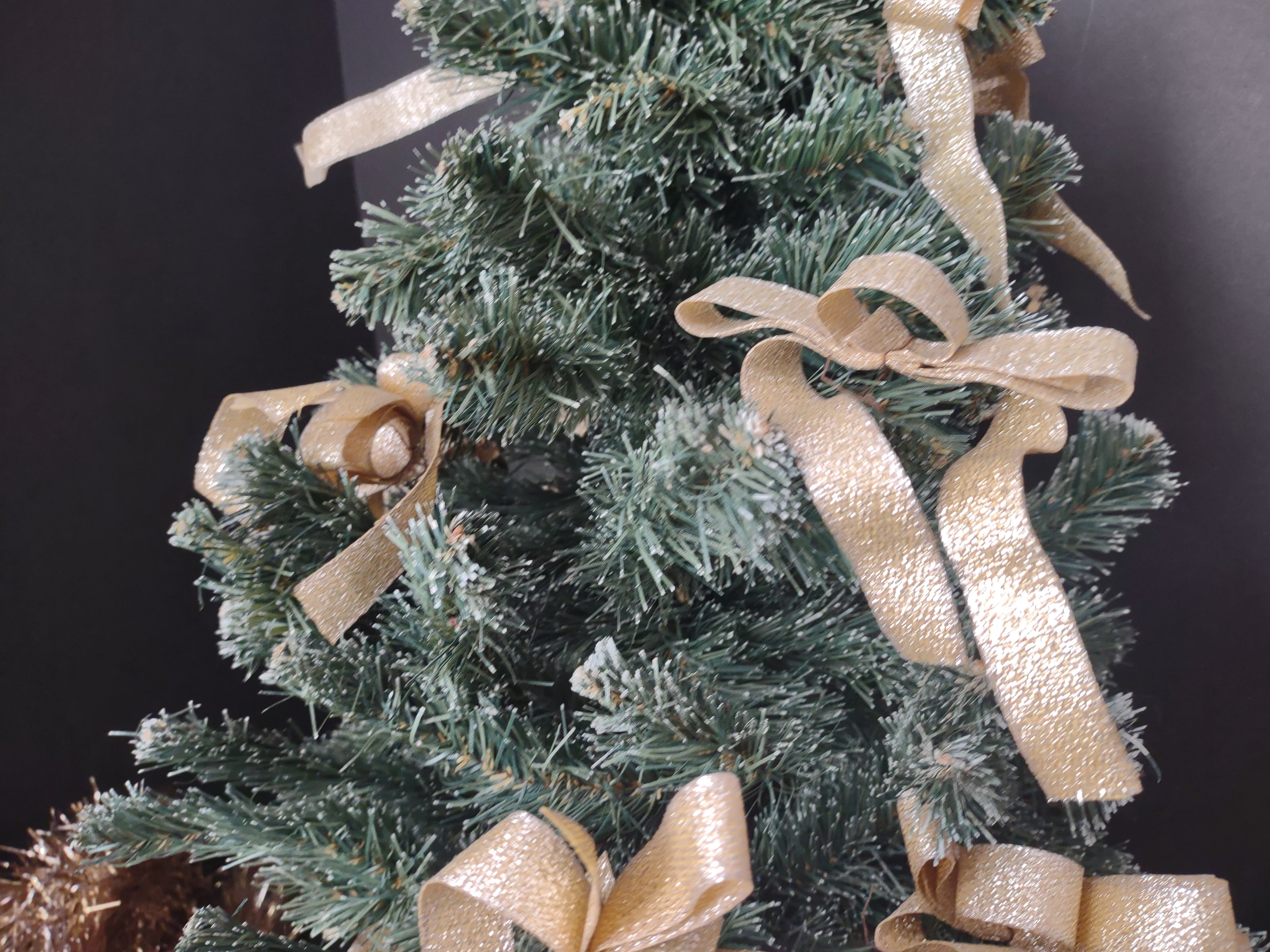 Christmas Holiday Small 20" Tree Gold Garland (lot 1284)