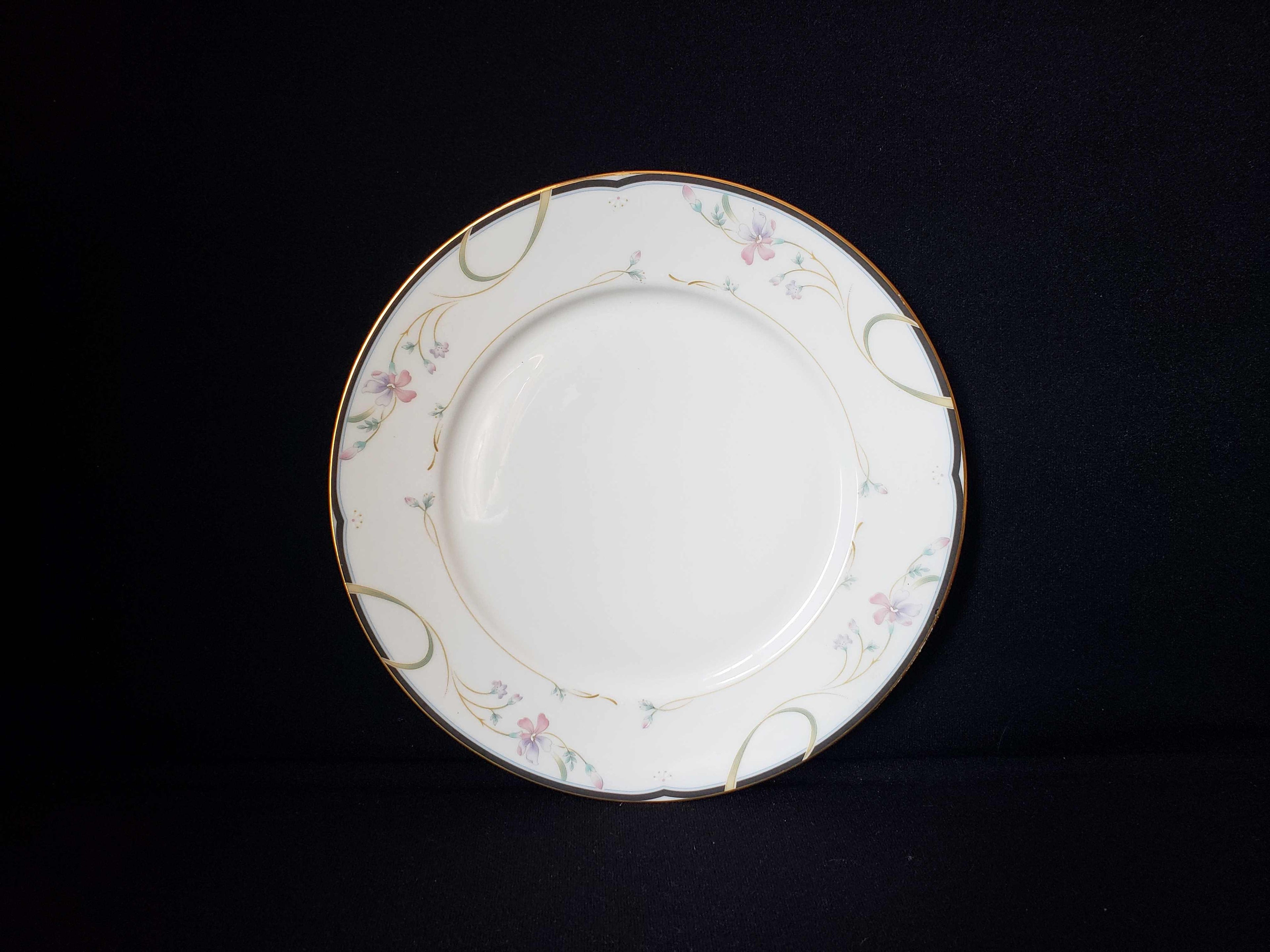 Vintage Lenox Debut Collection Constance Fine Bone Dessert Plate 8" (lot 1913)
