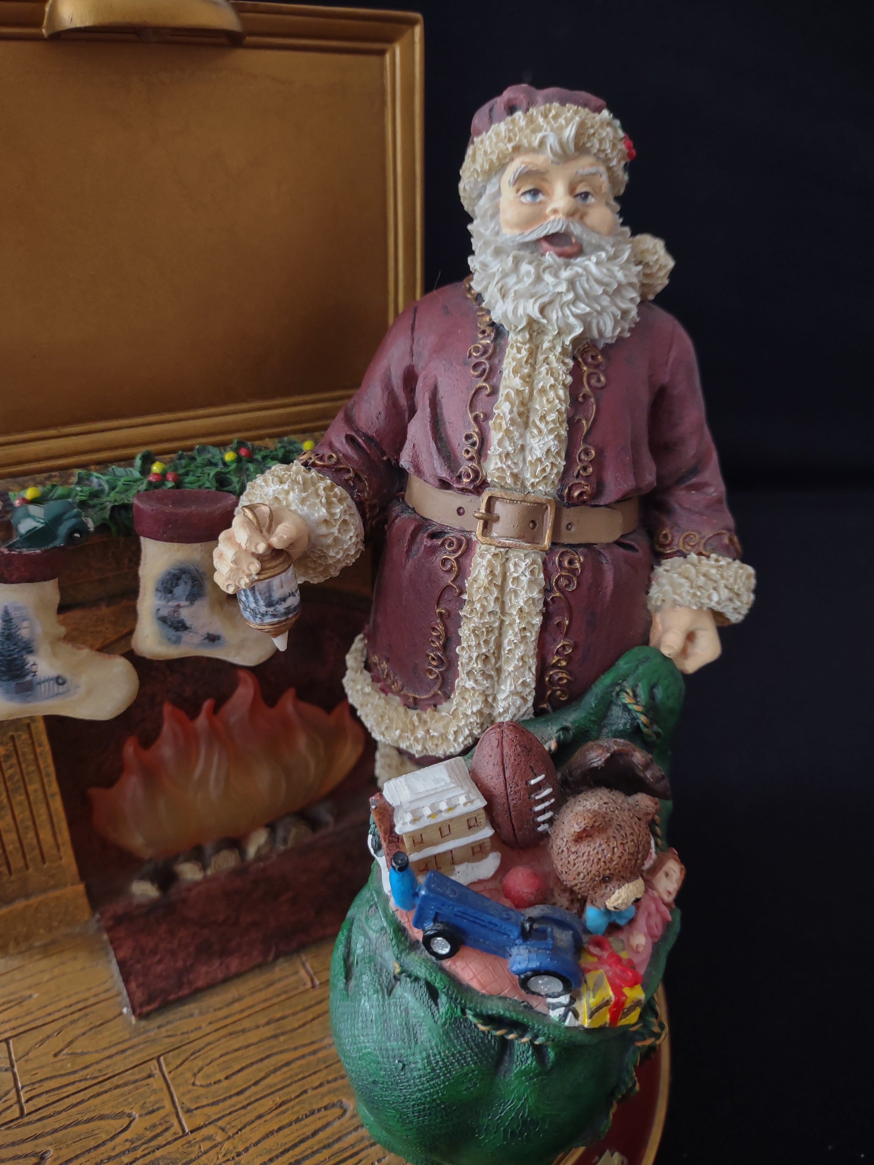 Vintage 2003 Thomas Kinkade Light Up The Holidays Flickering Fireplace (Lot 4077