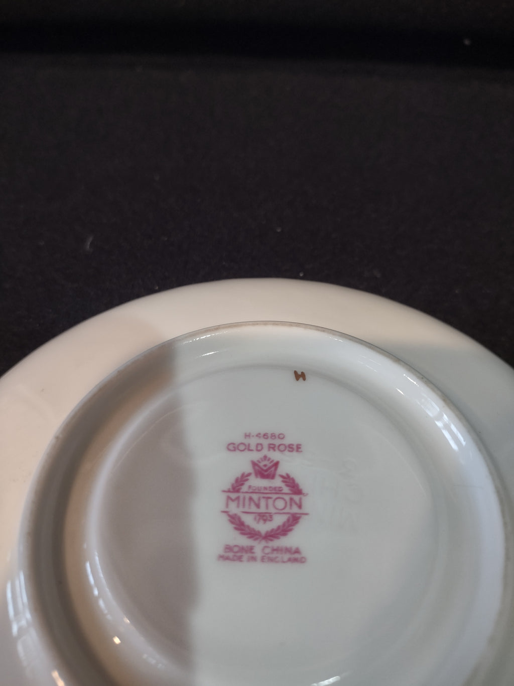 Vintage Minton Gold Rose Saucer Bone China Fluted Edge Gold Trim (Lot 5431)