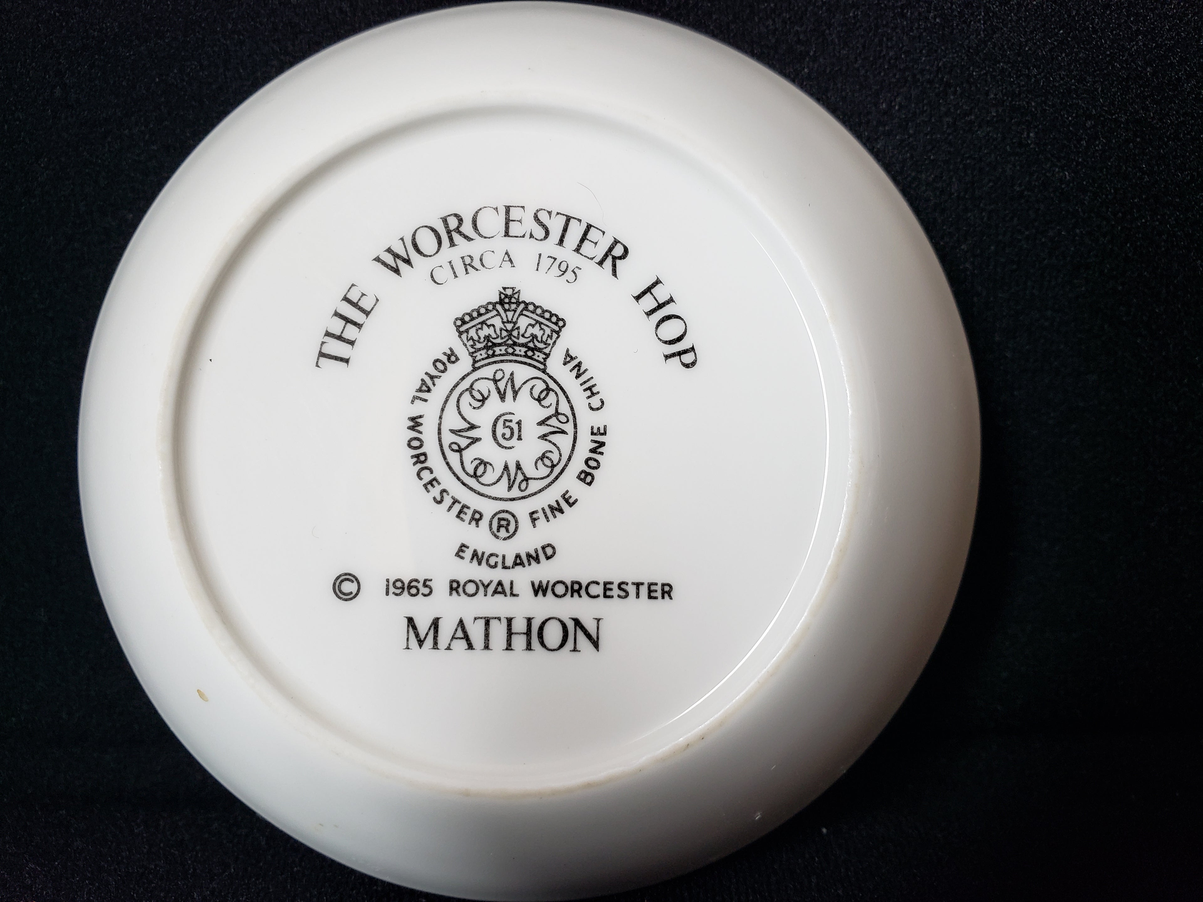 Vintage Royal Worcester Hop Mathon Small Dish 3-7/8" (lot 2089)