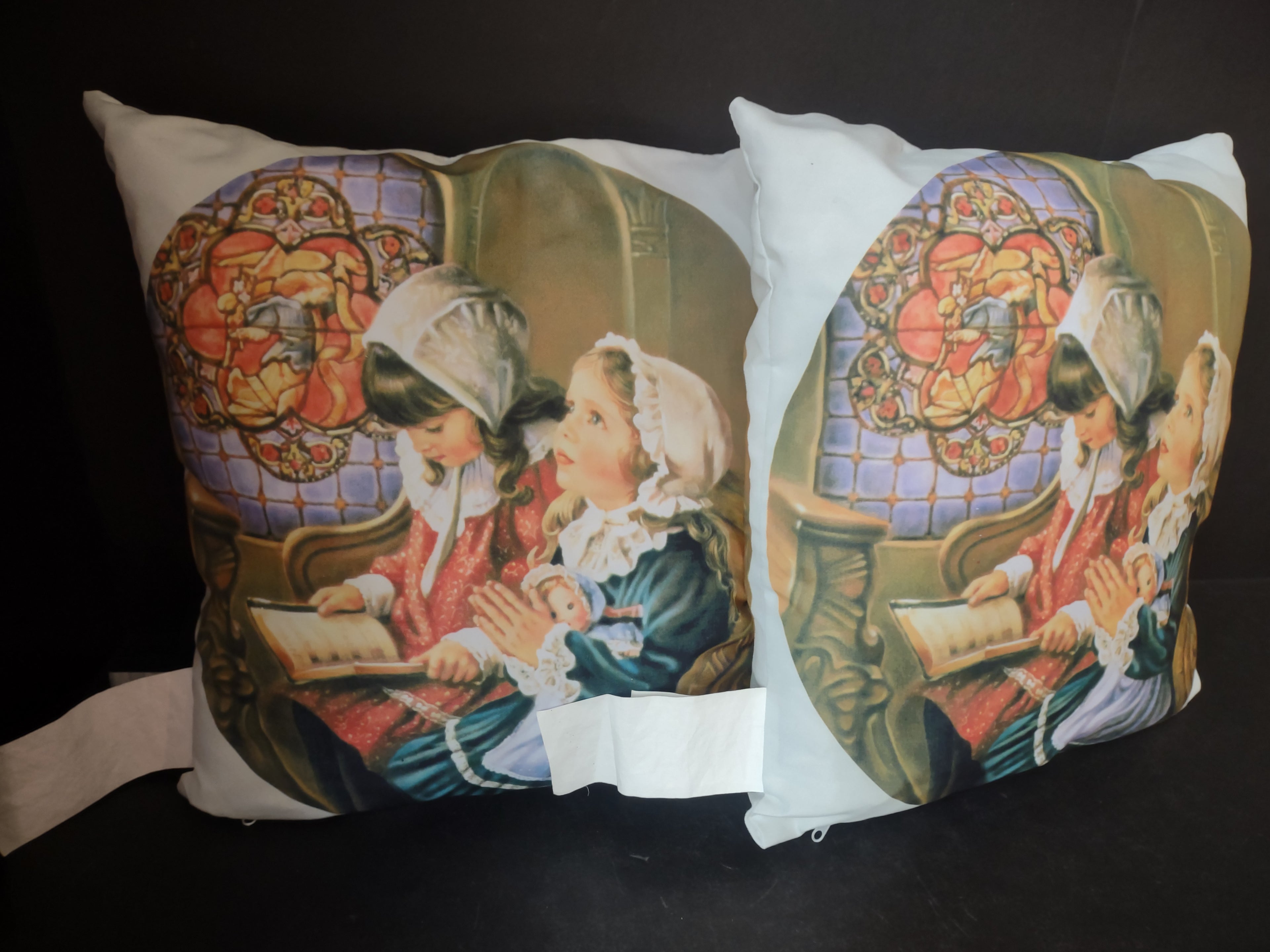 Christmas 14 x 14 Throw Pillow Girls Praying Sandra Kuck Print x 2 (Lot 4569)