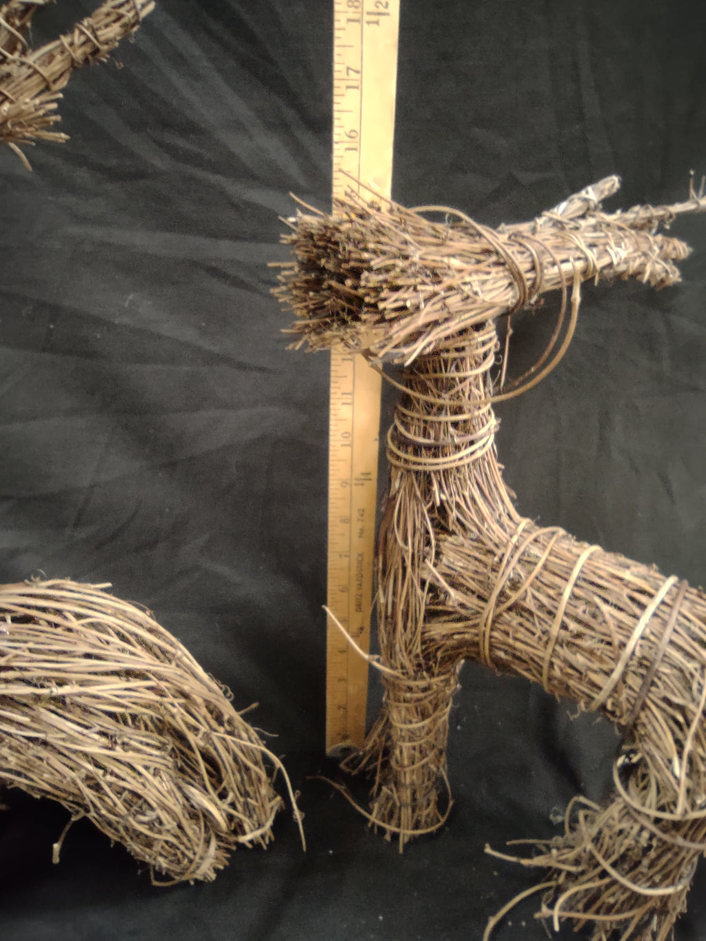 Christmas Grapevine Twig Reindeer Handcrafted Primitive Rustic 18" (lot 1315)
