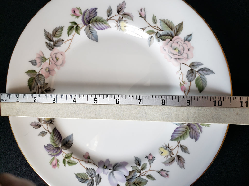 Vintage Royal Worcester June Garland Dinner Plate 10-1/2" (lot 2131)