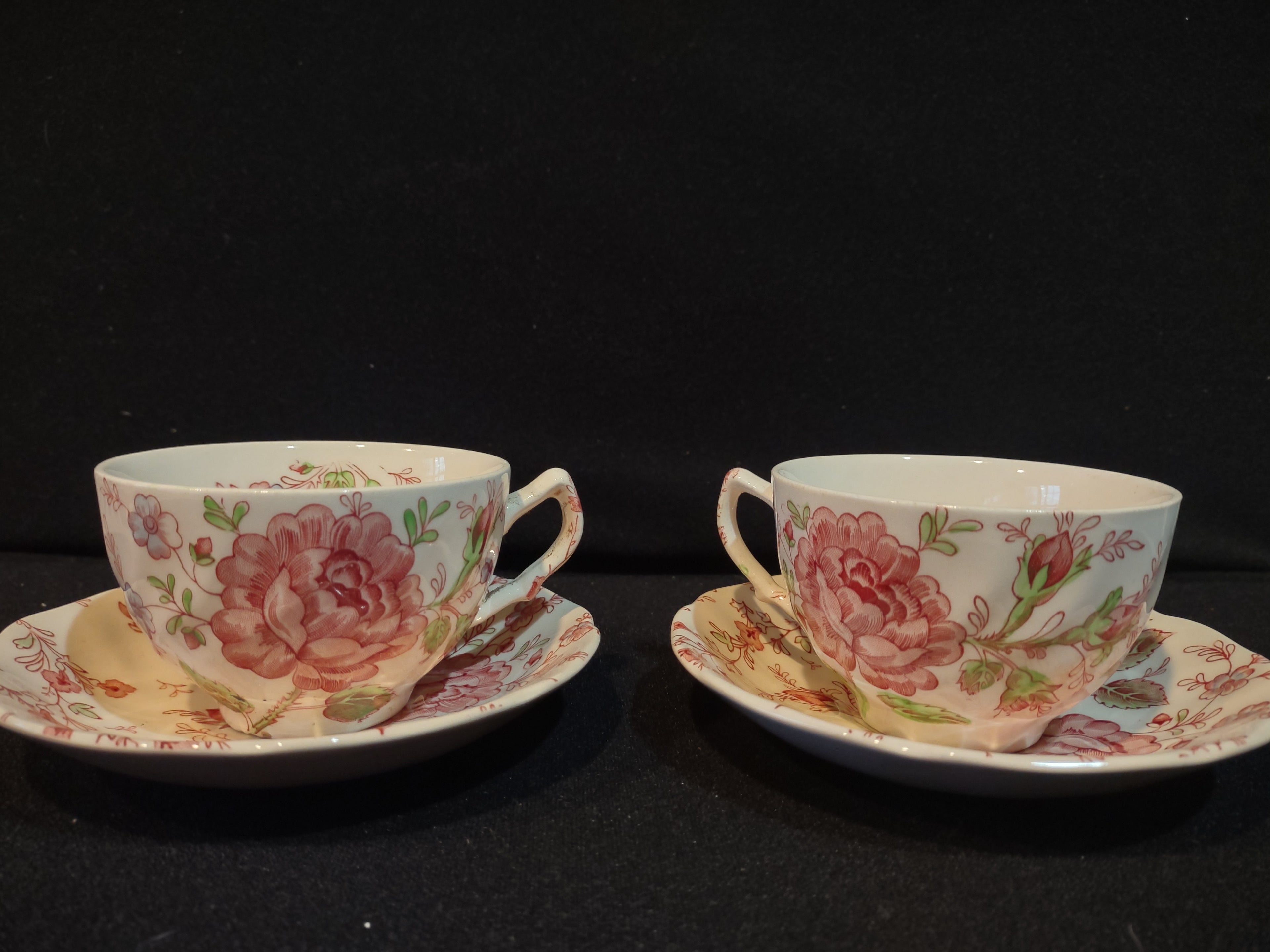 Vintage Teacup and Saucer x 2 Rose Chintz Johnson Brothers England (lot 5695)
