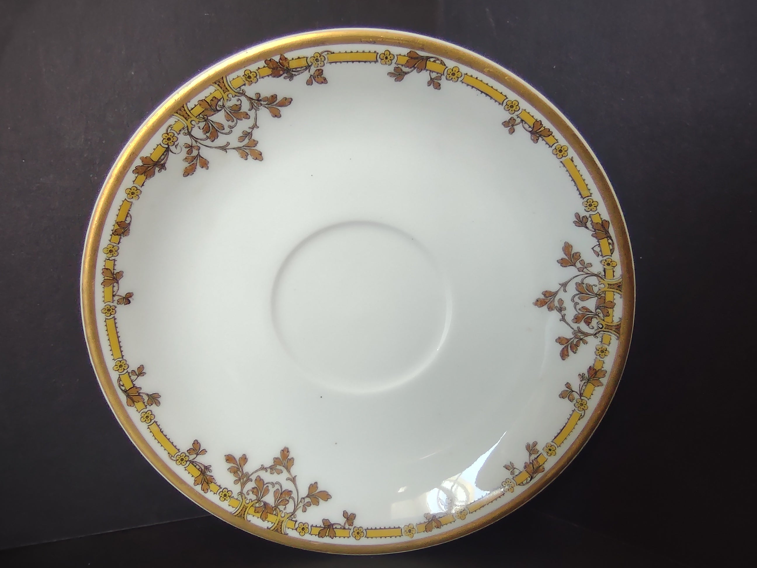 Haviland Limoges Saucer Brown Yellow Design (lot 1054)