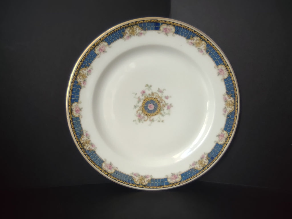 Haviland France Limoges Dinner Plate Blue Trim (lot 1005)