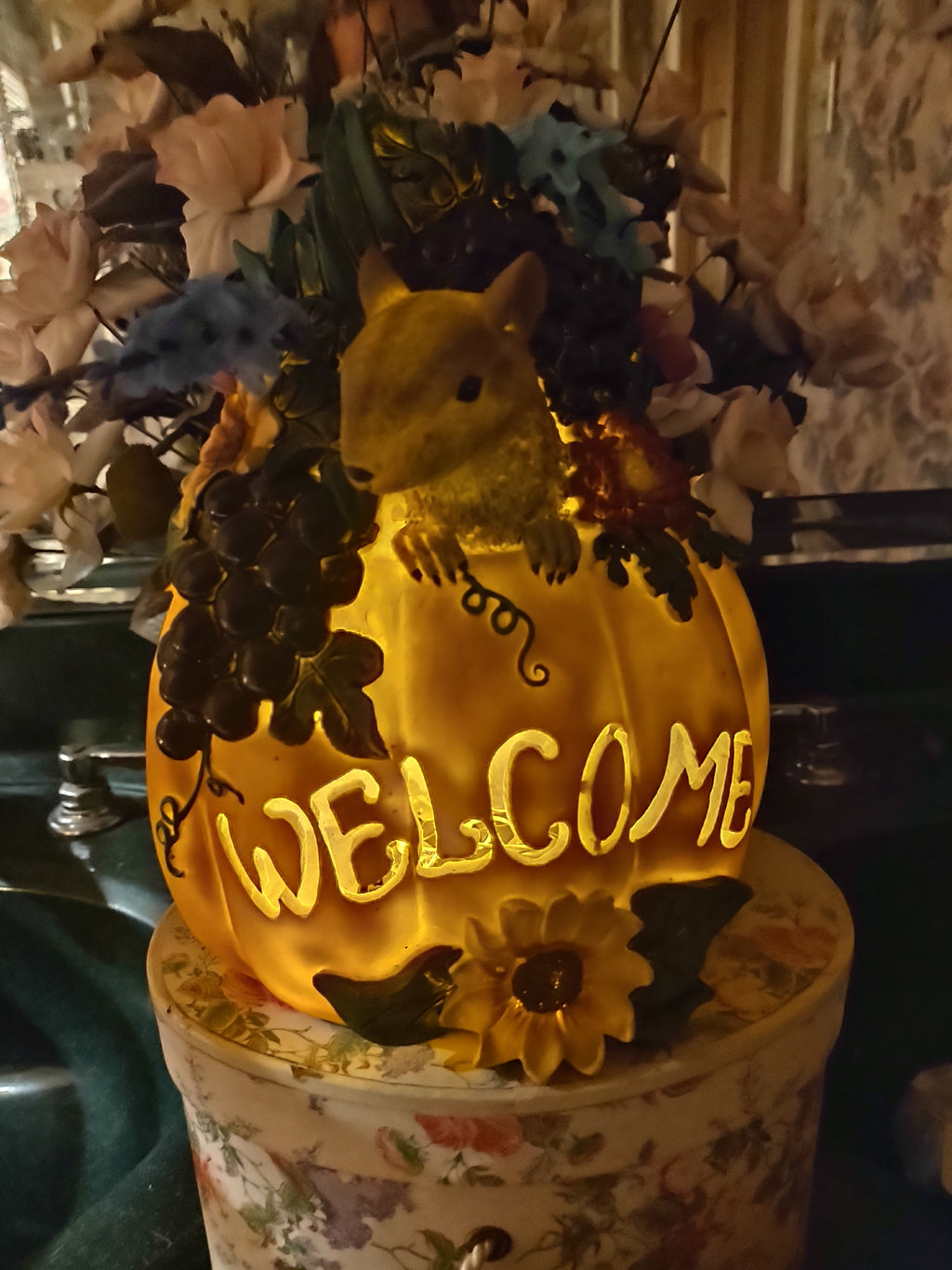 Fall Halloween Ceramic Welcome Sign Pumpkin Squirrel 9" Light Up (lot 2976j)