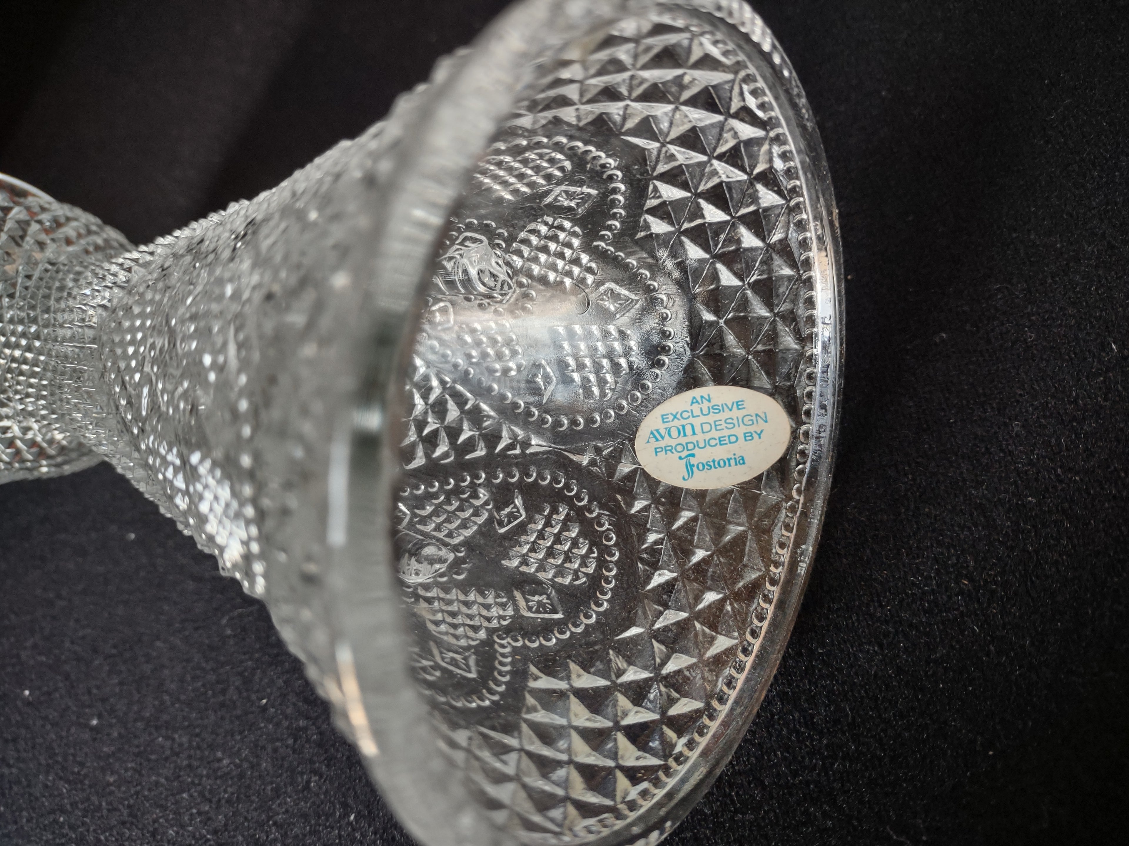 Vintage Collectible Avon Hear and Diamond Candle Holder Vase (lot 2674c)