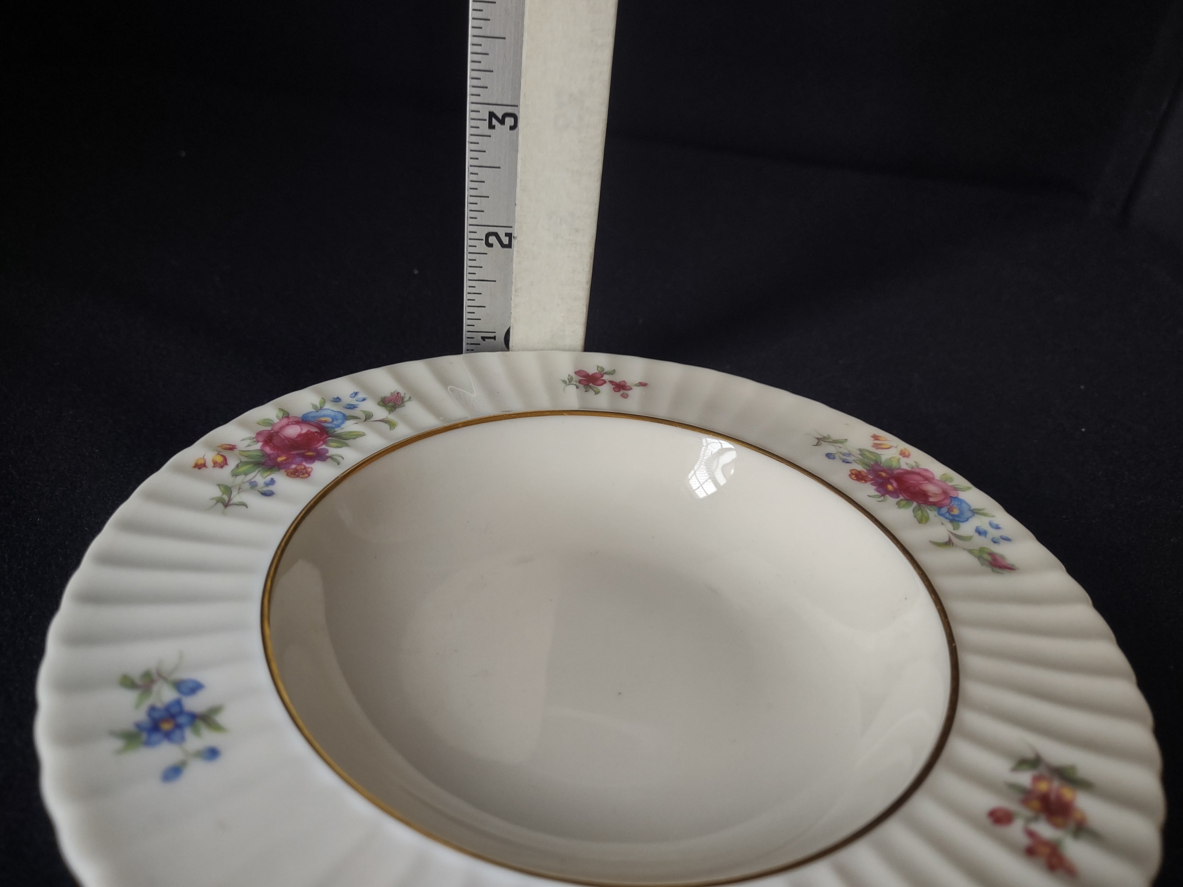 Vintage Lenox Pavlova Small Coupe Plate (lot 1843)