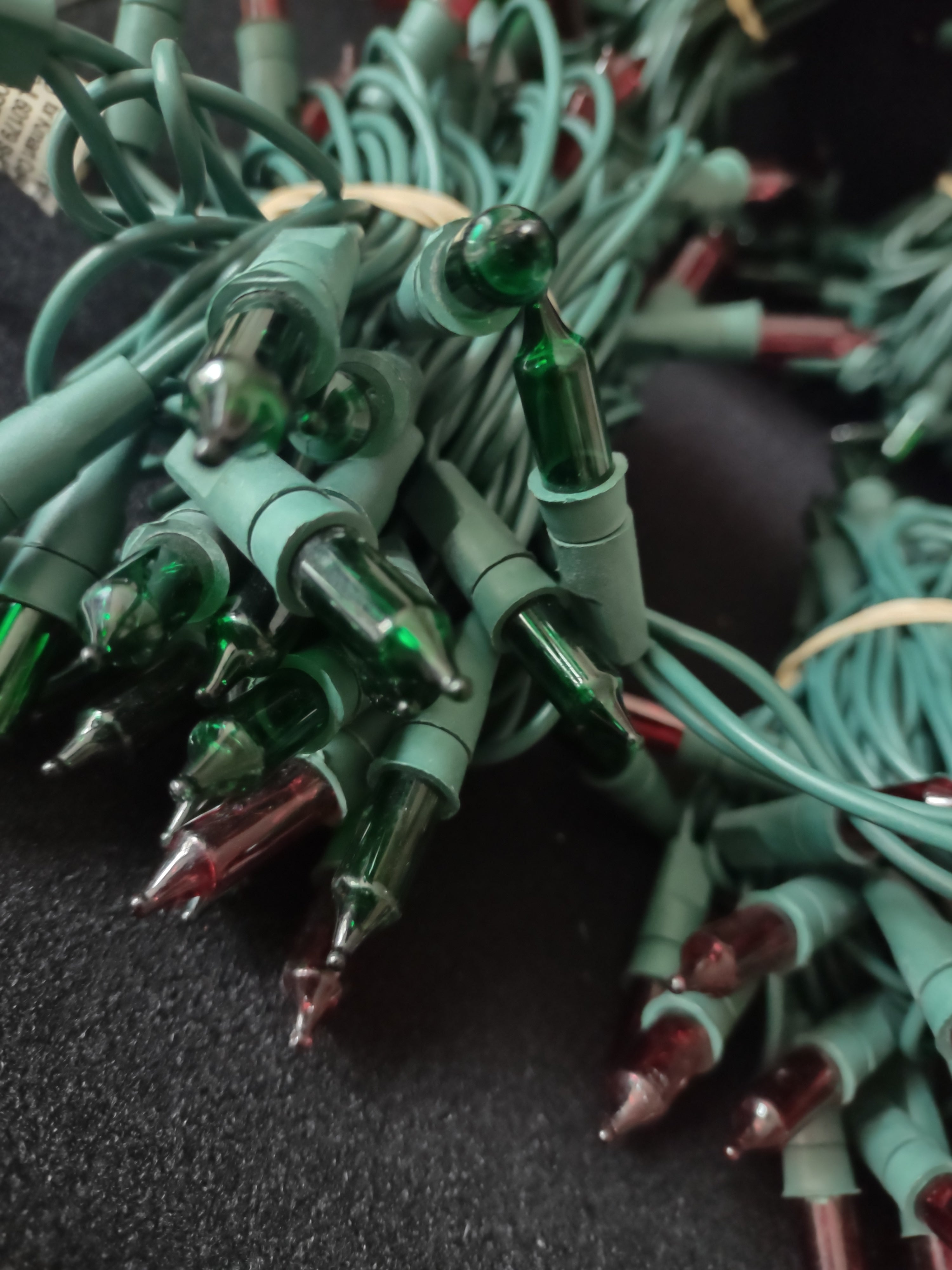 Set of 2 Strings Vintage Christmas 150 Mini Lights Each Green Red (lot 3302)