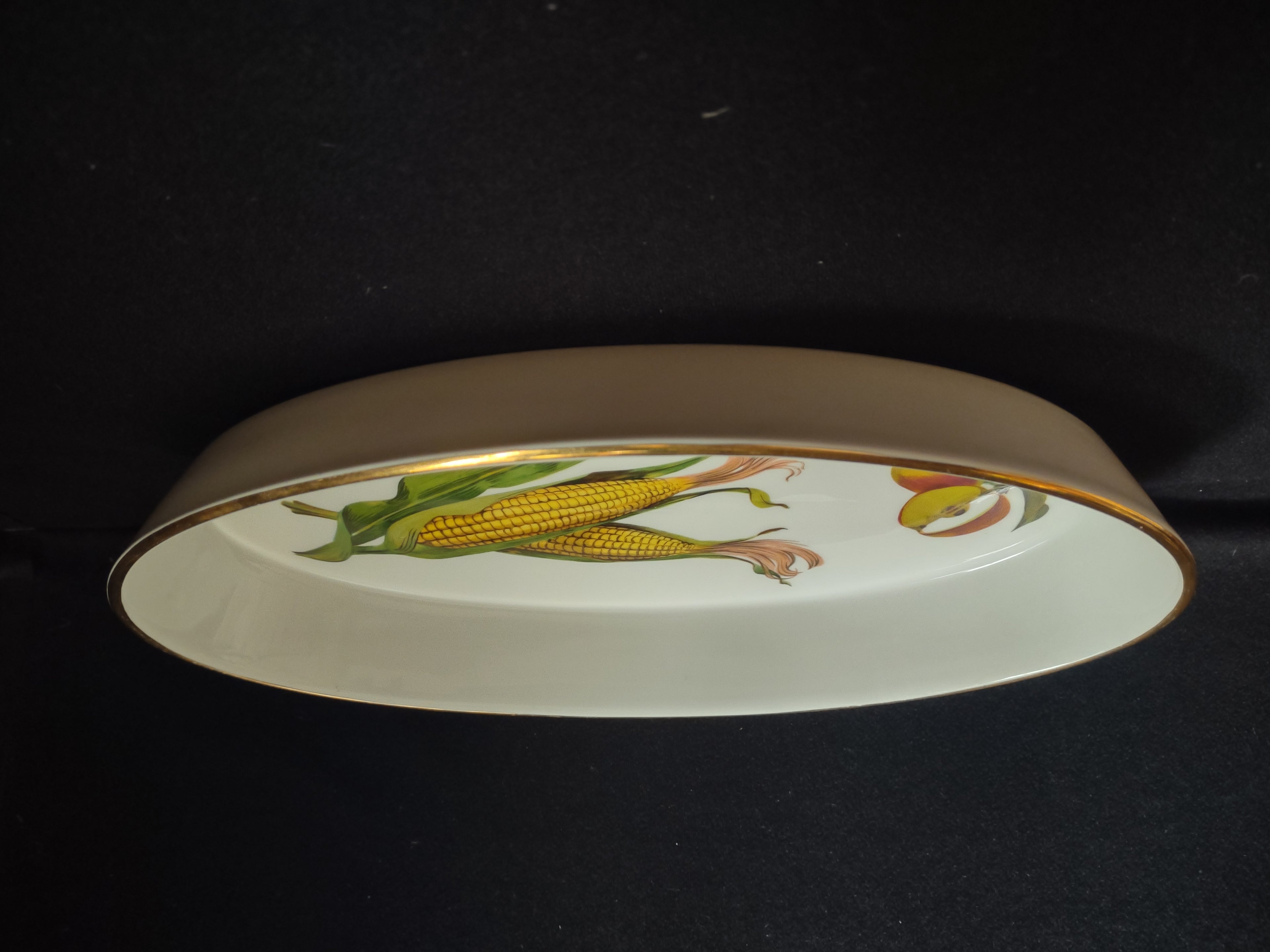 Royal Worcester Evesham 12" Oval Baking Dish Oven to Table (lot 2769)