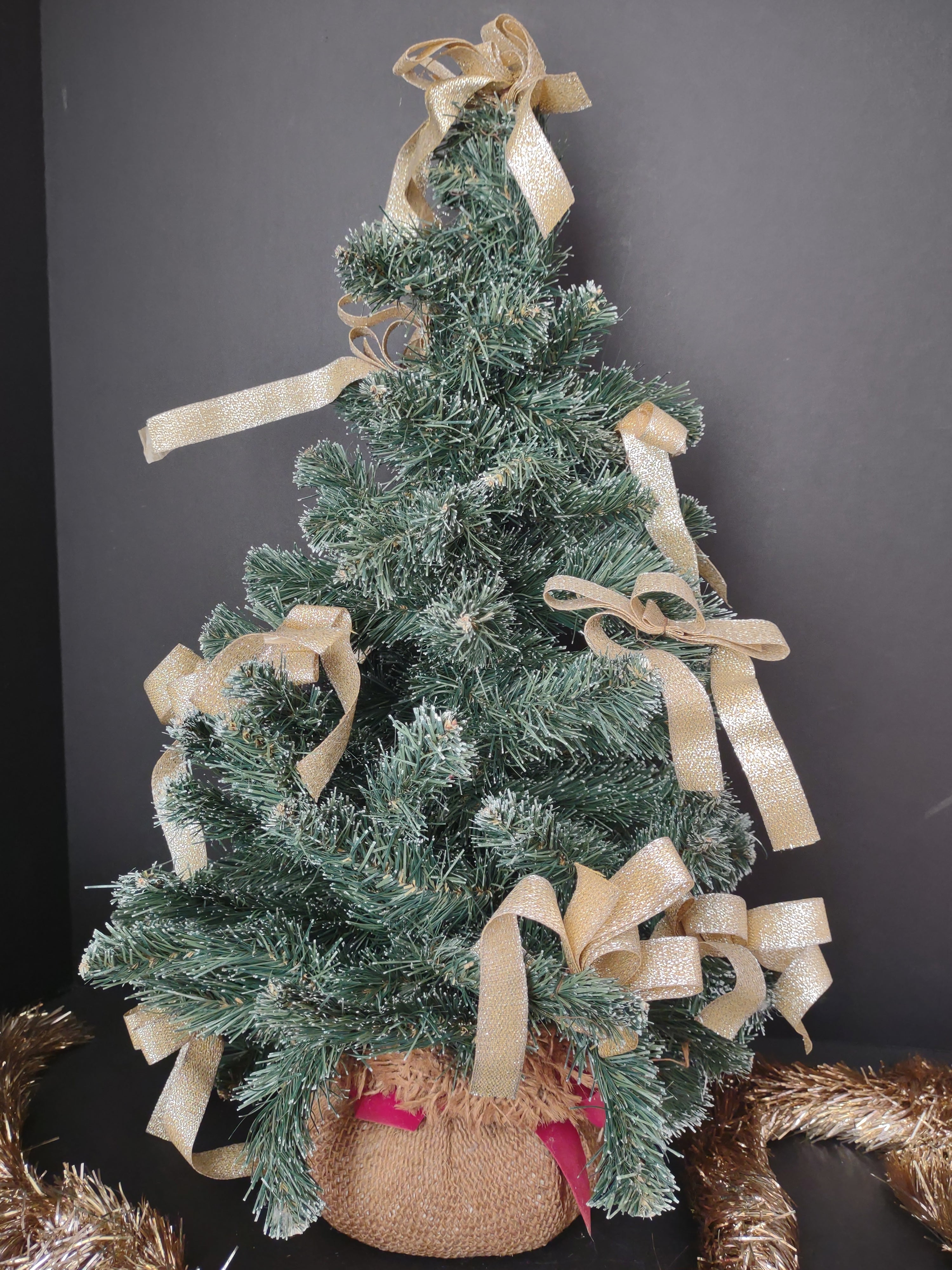 Christmas Holiday Small 20" Tree Gold Garland (lot 1284)