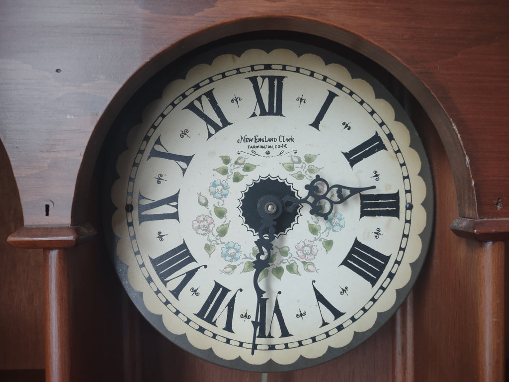 Vintage New England Clock Co Curio Cabinet Wall Clock [7256]