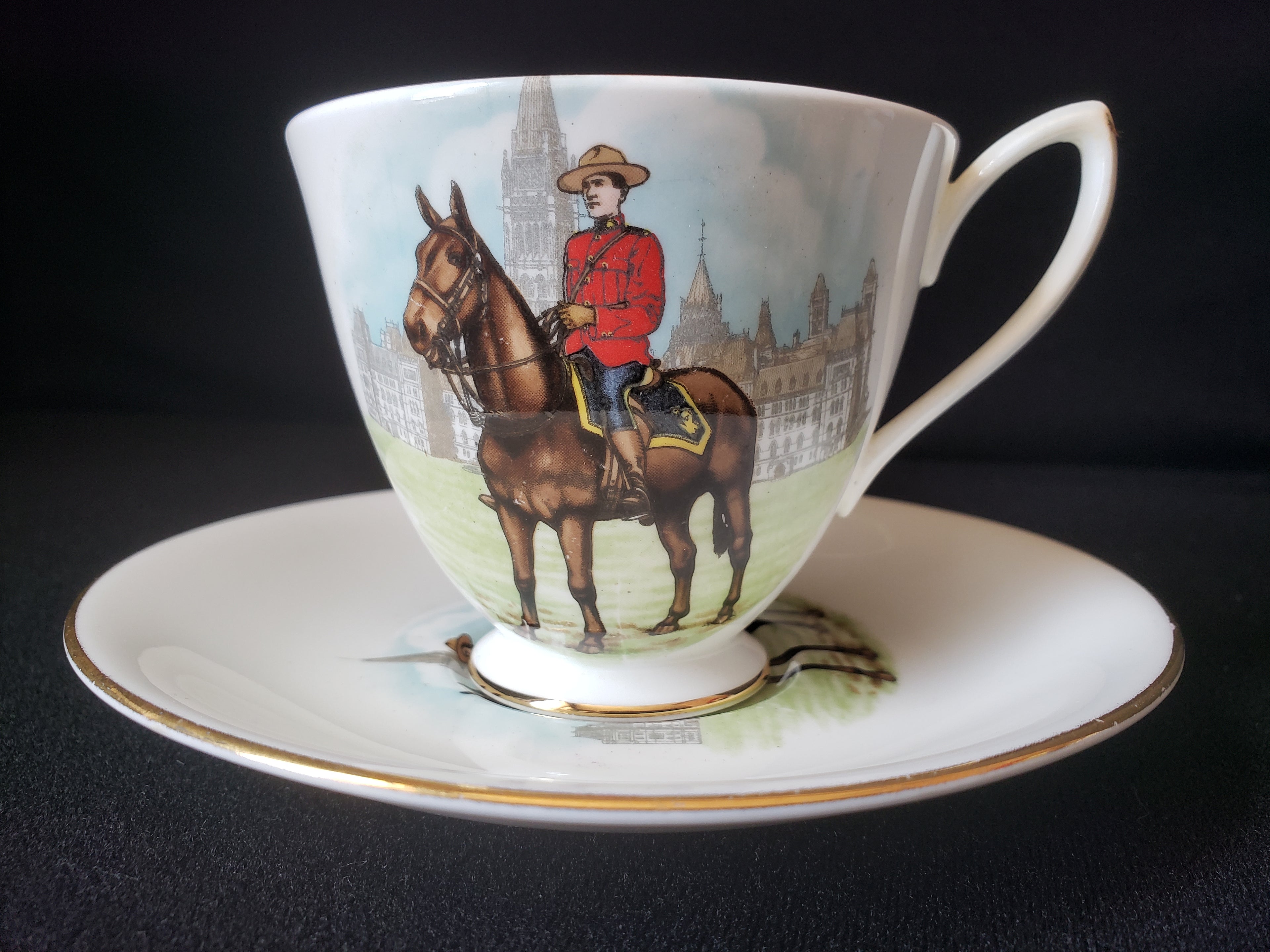 Vintage Royal Albert Bone China Parliament Guard Tea Cut and Saucer (lot 2019)