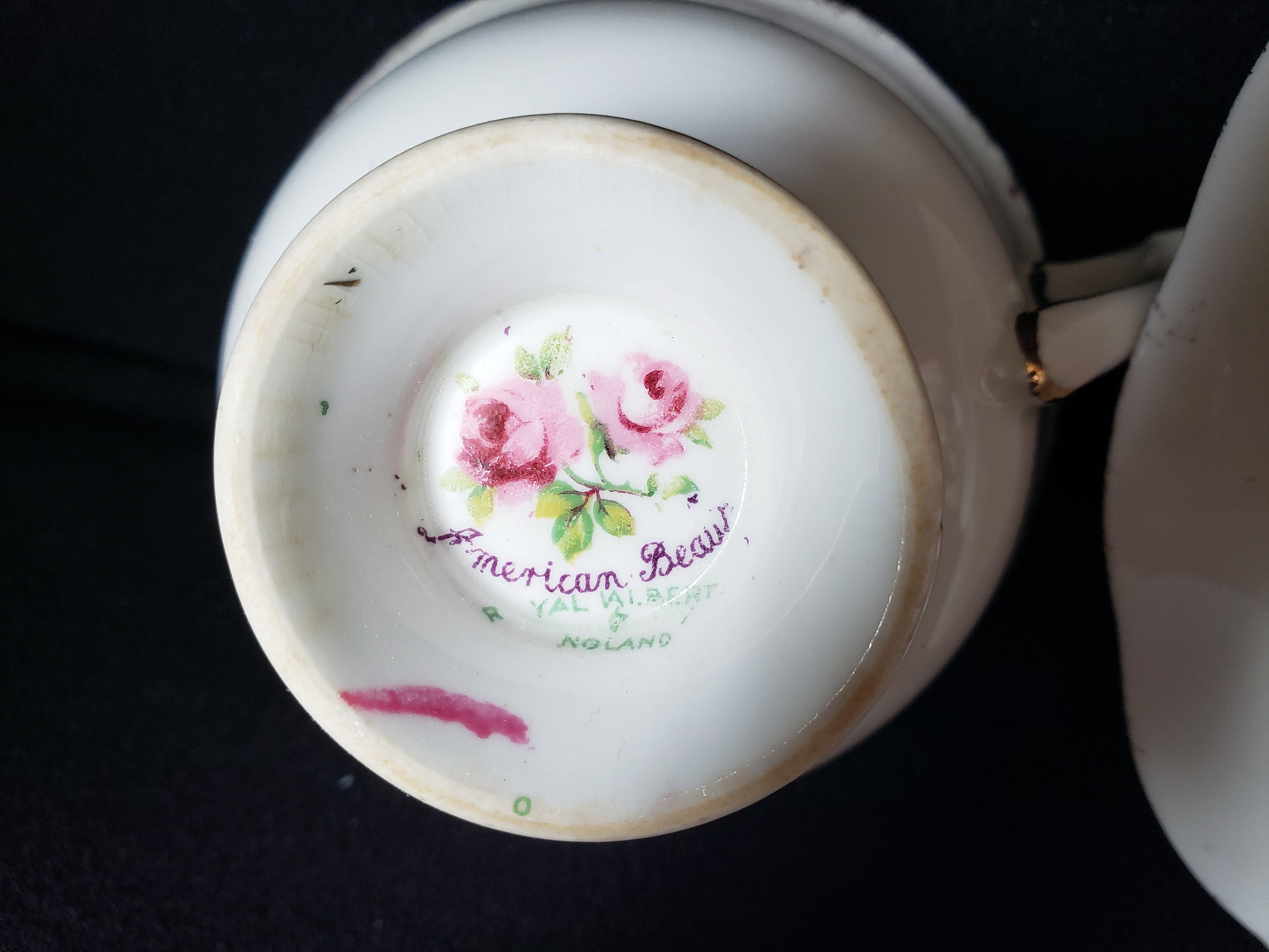 Vintage Royal Albert American Beauty Tea Cup with Saucer (lot 2048)
