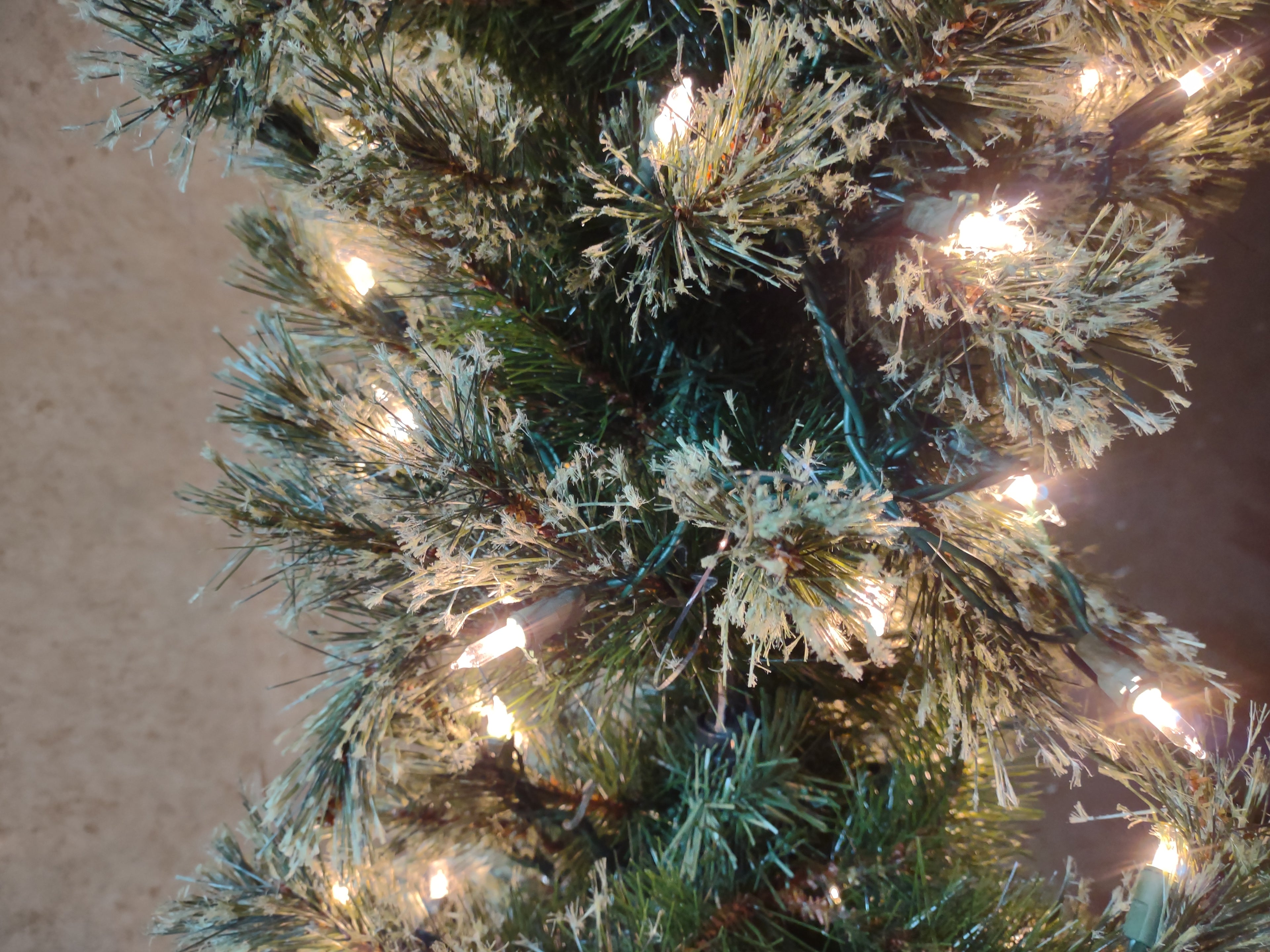 Christmas Artificial7 Ft Fluffy Pre-Lit Pencil Green Tree (lot 3380)