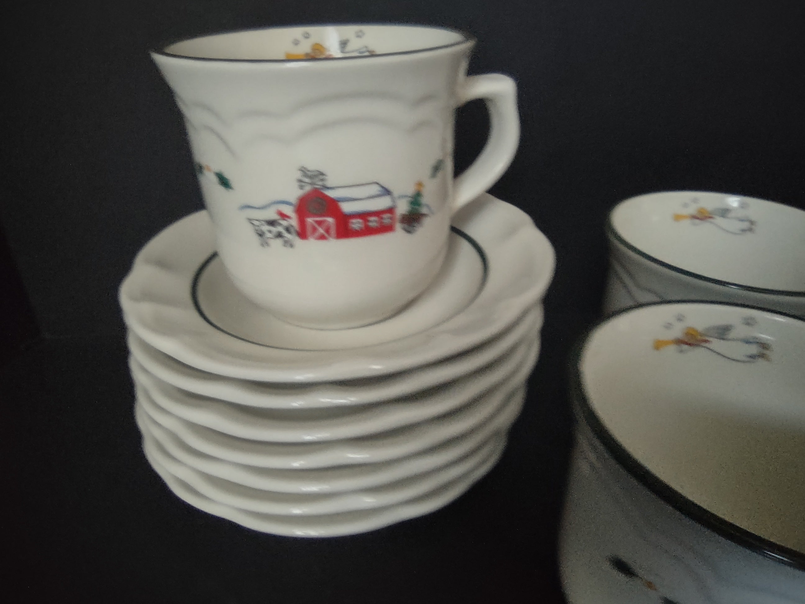 Pfaltzgraff Christmas Snow Village 7 x Coffee Cup Mug Saucer (lot 1161)