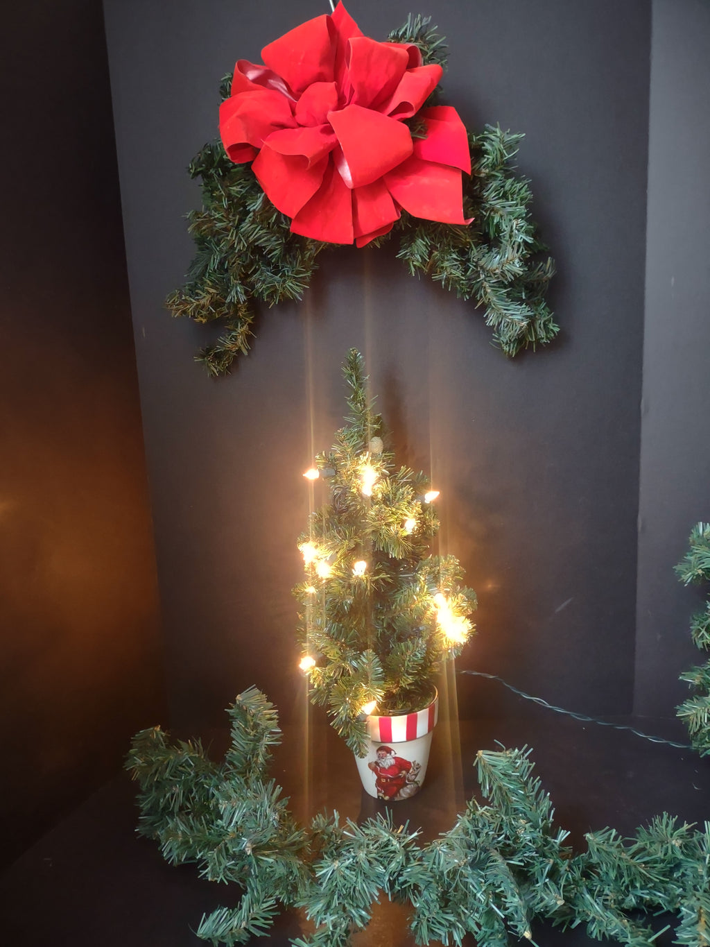 Vintage Artificial Christmas Light Up Tree Swag Red Bow Garland (lot 1227)