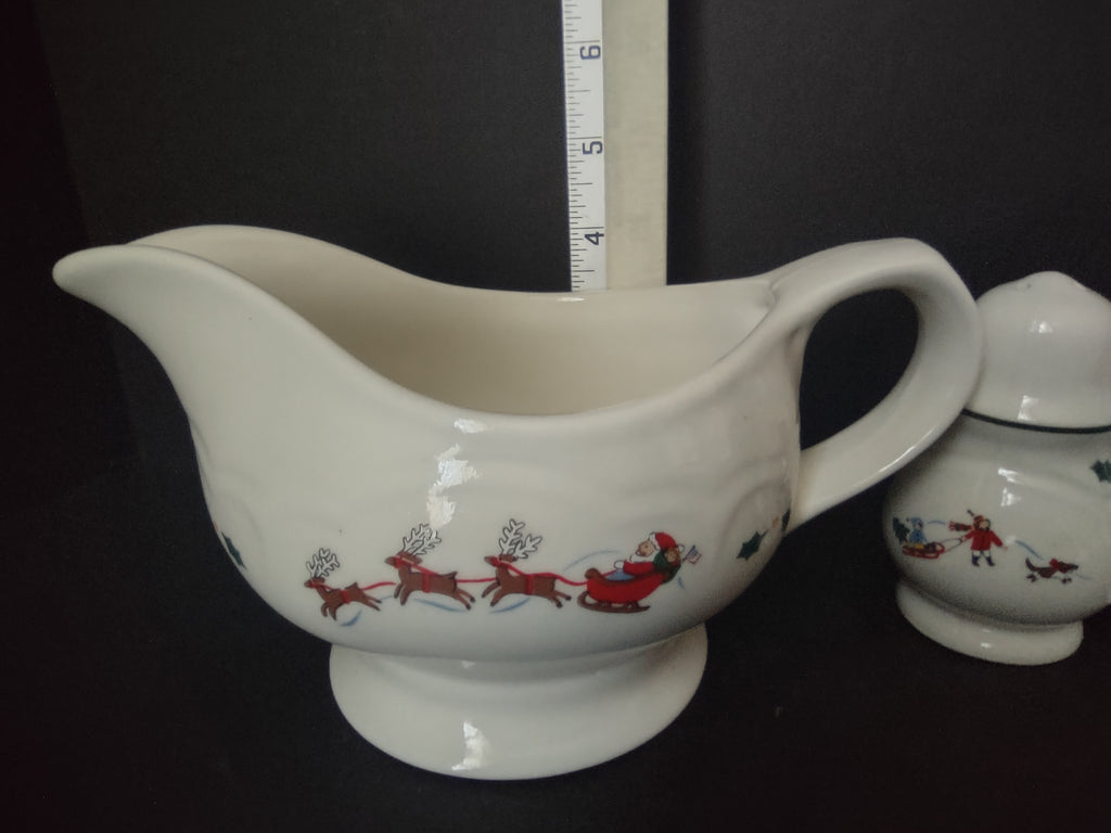 Pfaltzgraff Christmas Gravy Bowl Napkin Holder Salt Pepper Holder (lot 1160)