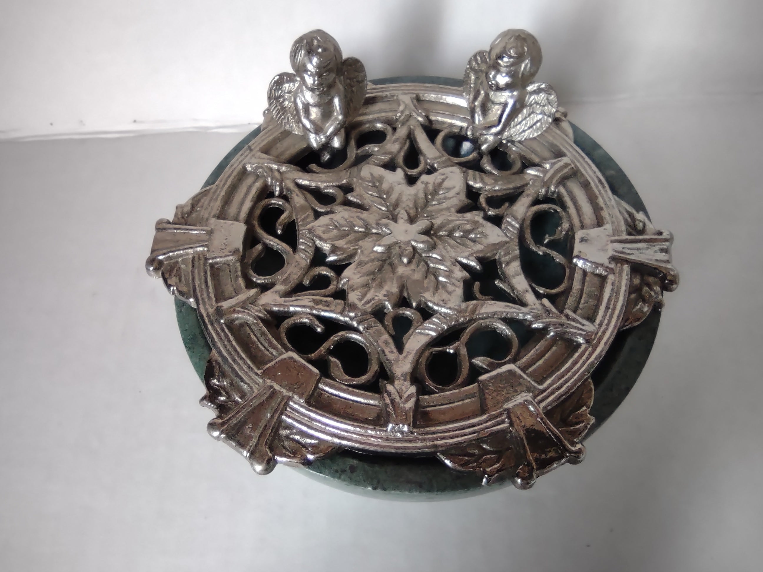 Vintage Incense Burner Green Marble with Angels Cherubs (lot 5323)