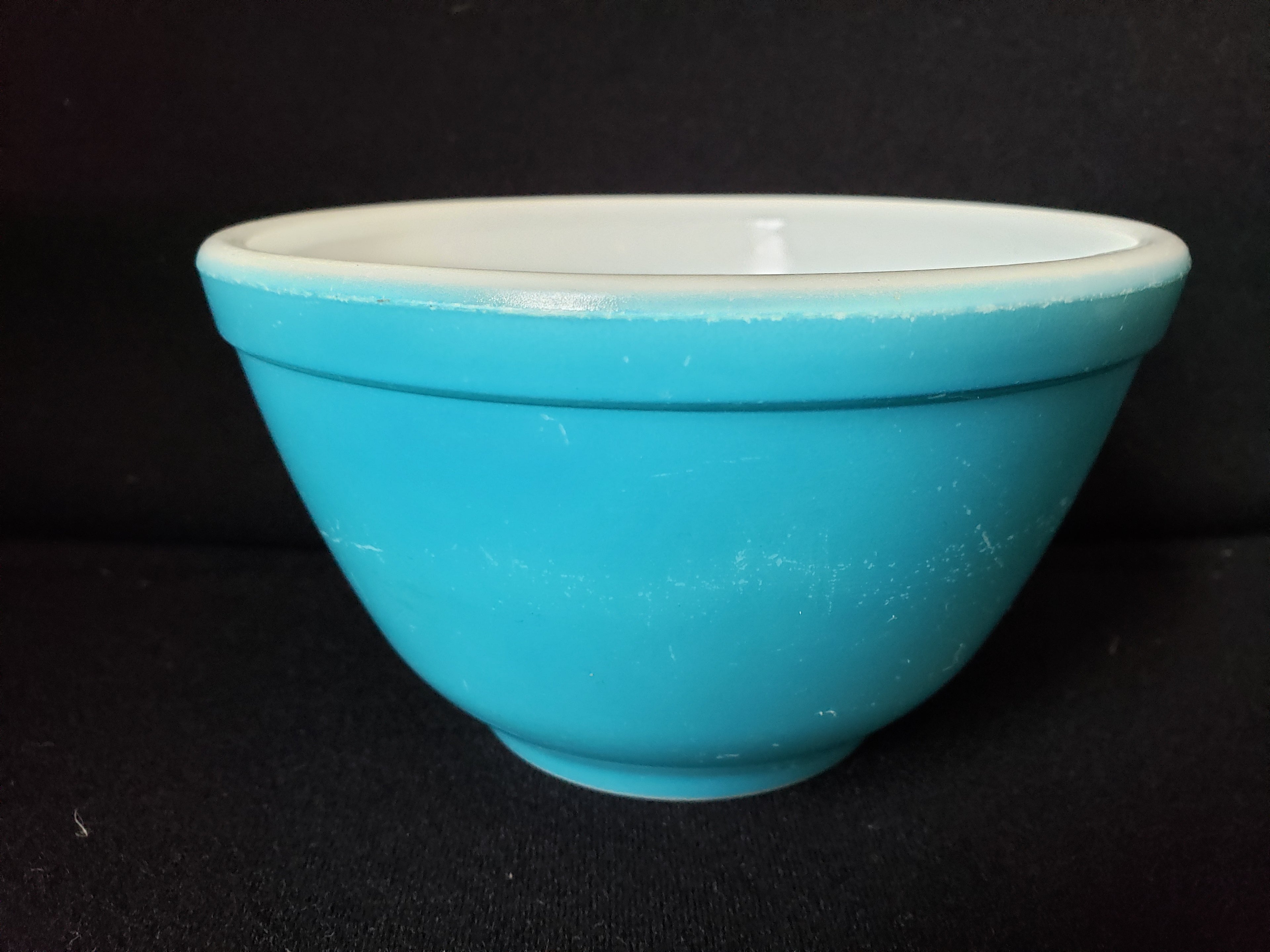 Vintage Pyrex 401 Turquoise Blue Mixing Bowl A-10 Some Scratches (lot 2144d)