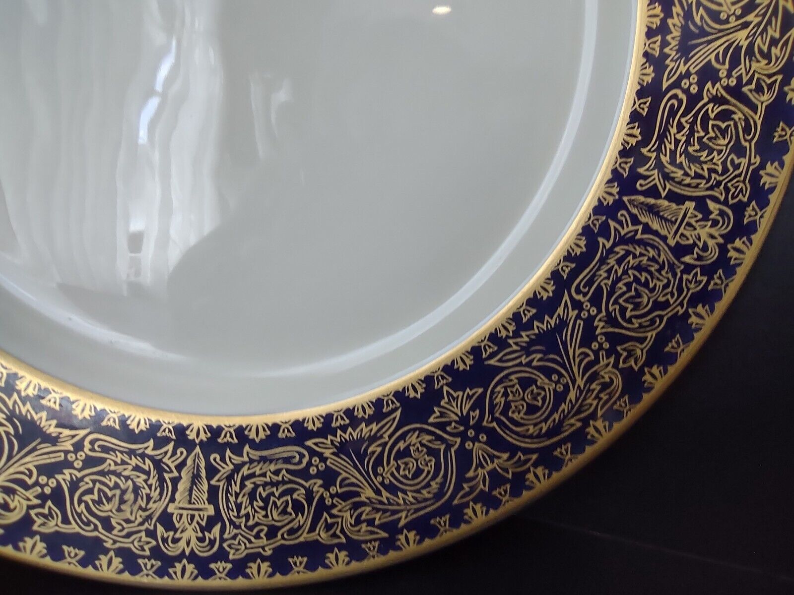 Alvin USA Heavy Ornate Gold Trim Cobal Blue Dinner Plate 10-1/8" (lot 722)