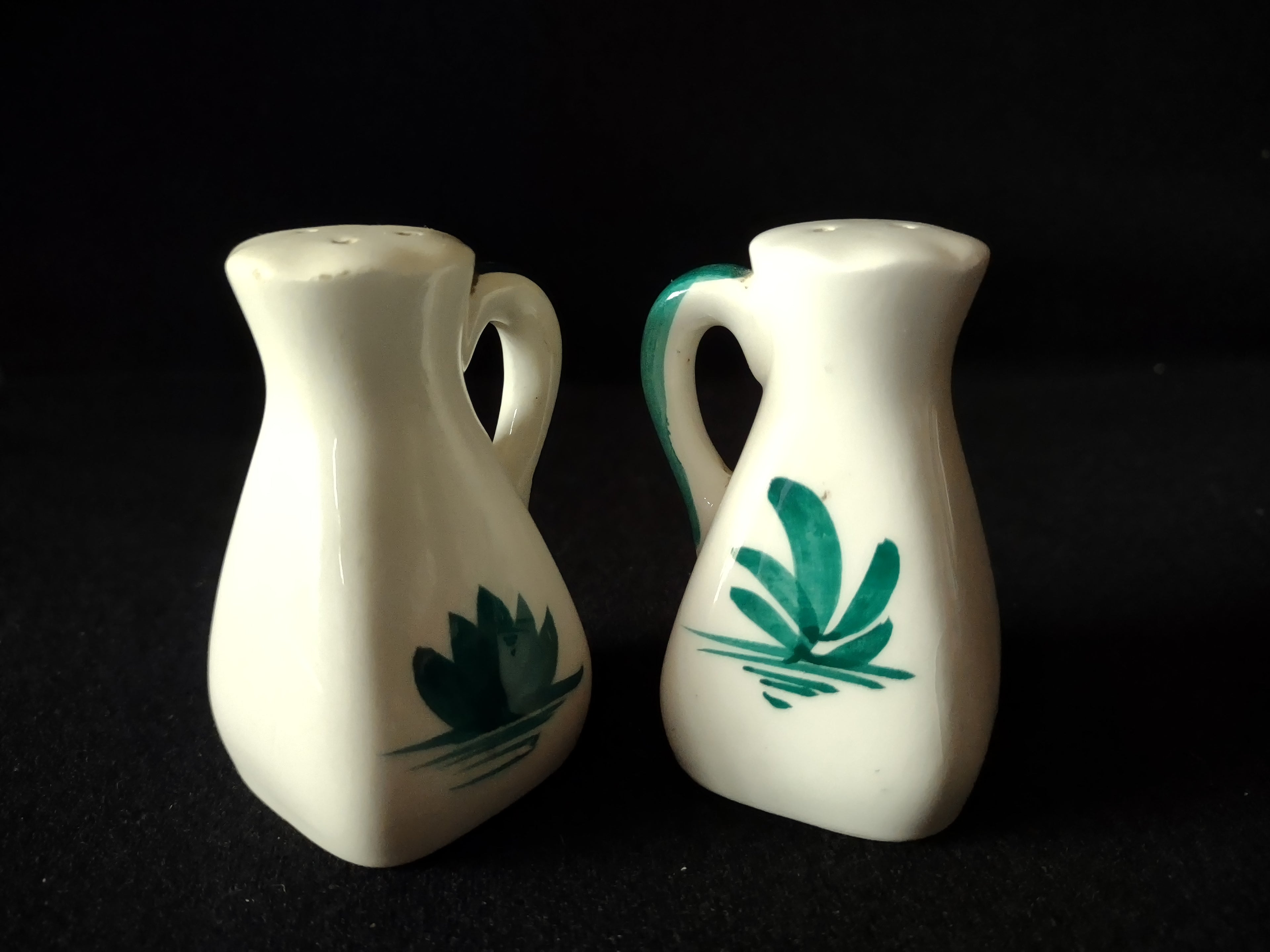 Vintage Salt and Pepper Shaker Country Farmhouse Rooster (lot 5378)