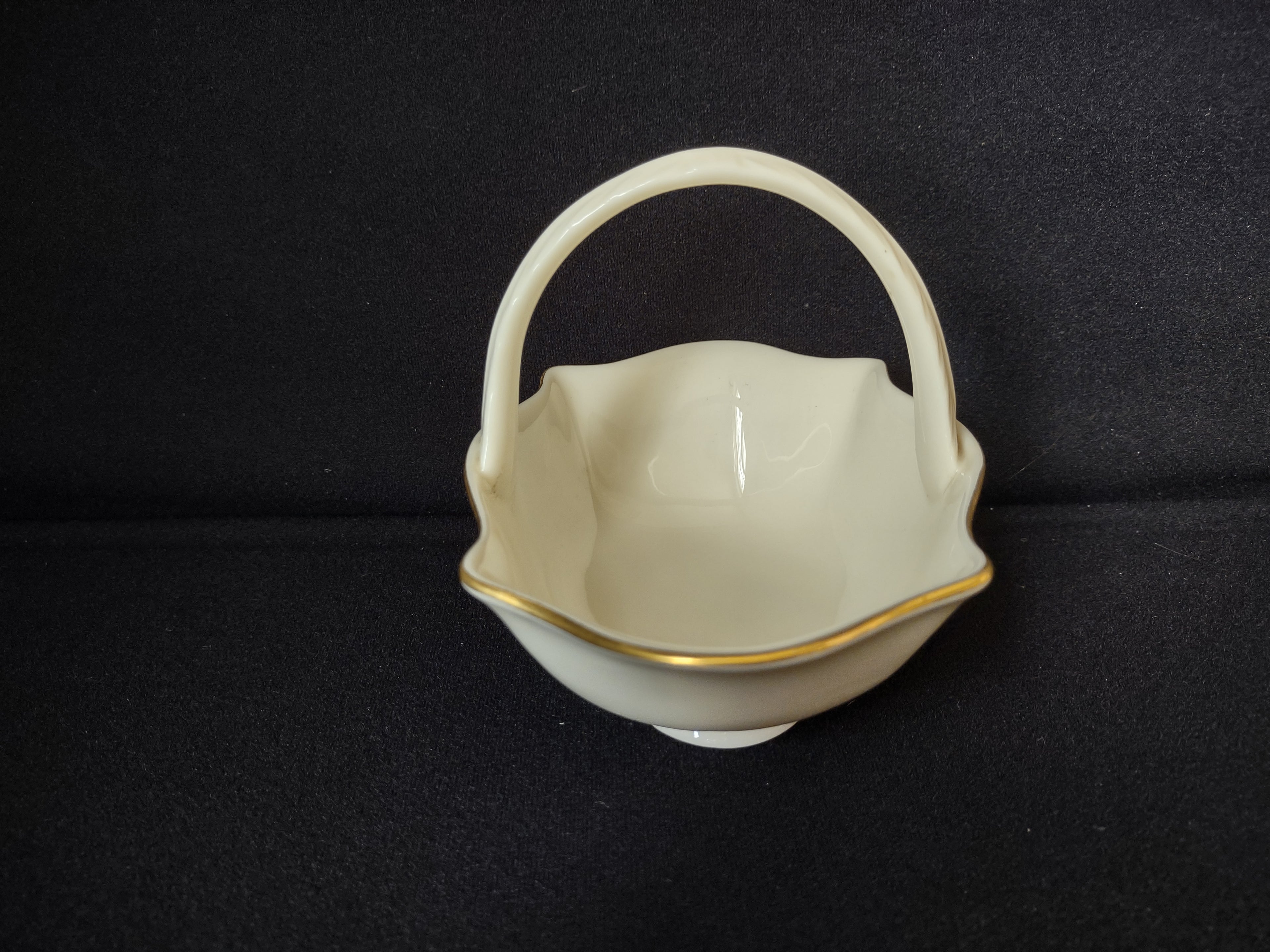 Vintage Lenox Special Small Basket with Handle (lot 1896)