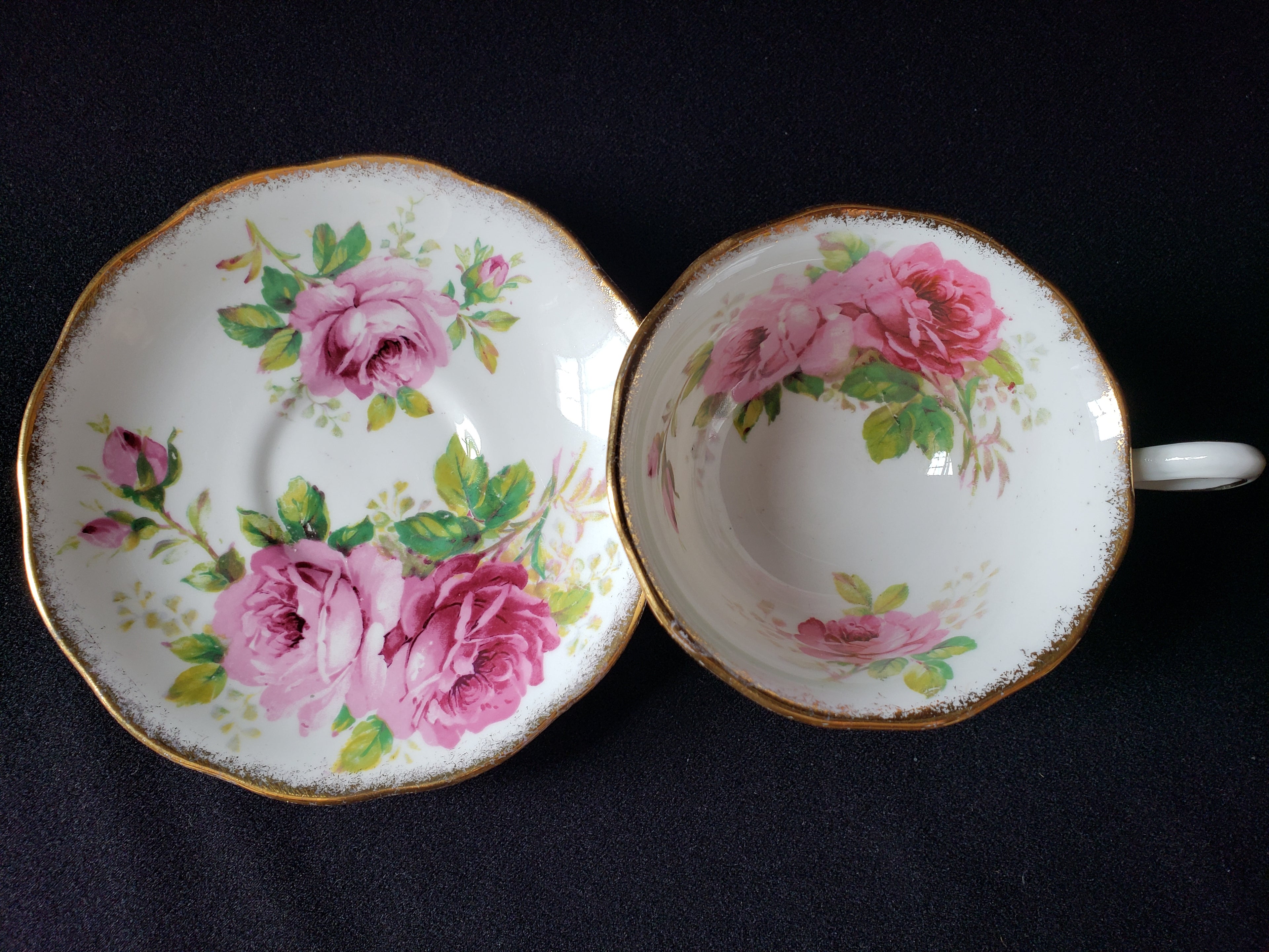 Vintage Royal Albert American Beauty Tea Cup with Saucer (lot 2048)