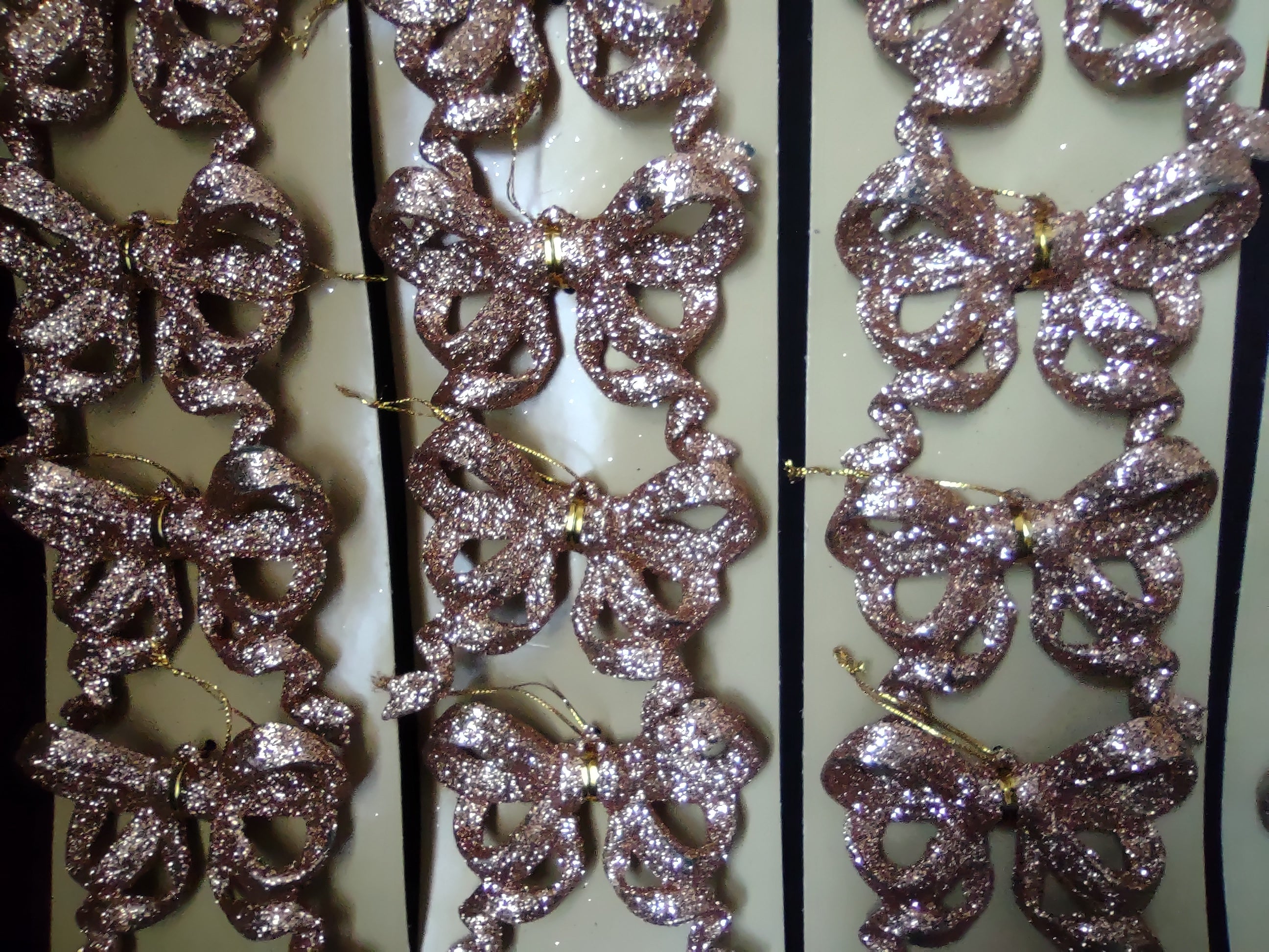 Lot of 20 Christmas Golden Ribbon Ornament (lot 1560)