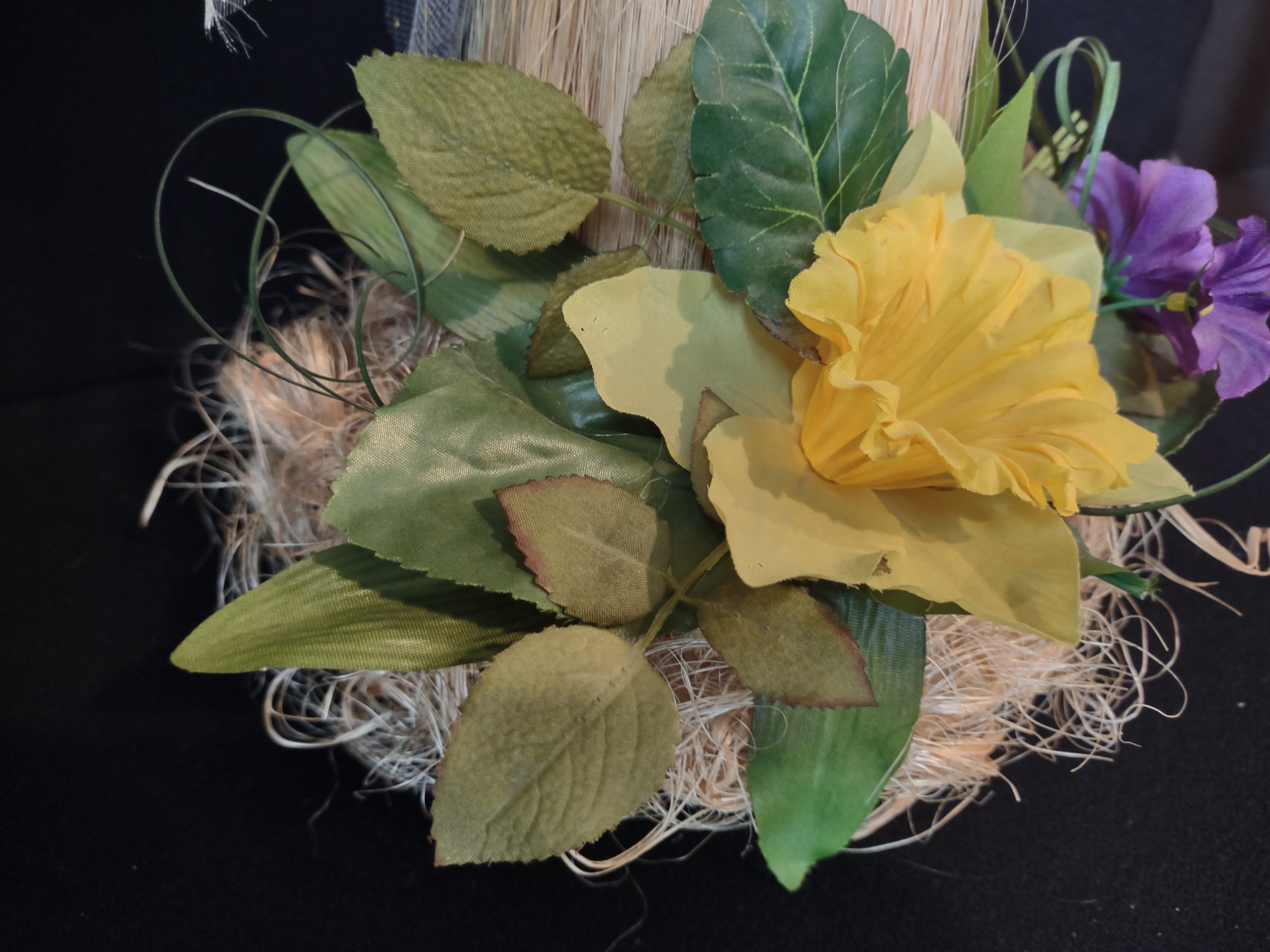 Straw Angel Spring Flowers Decoration (lot 2755c)