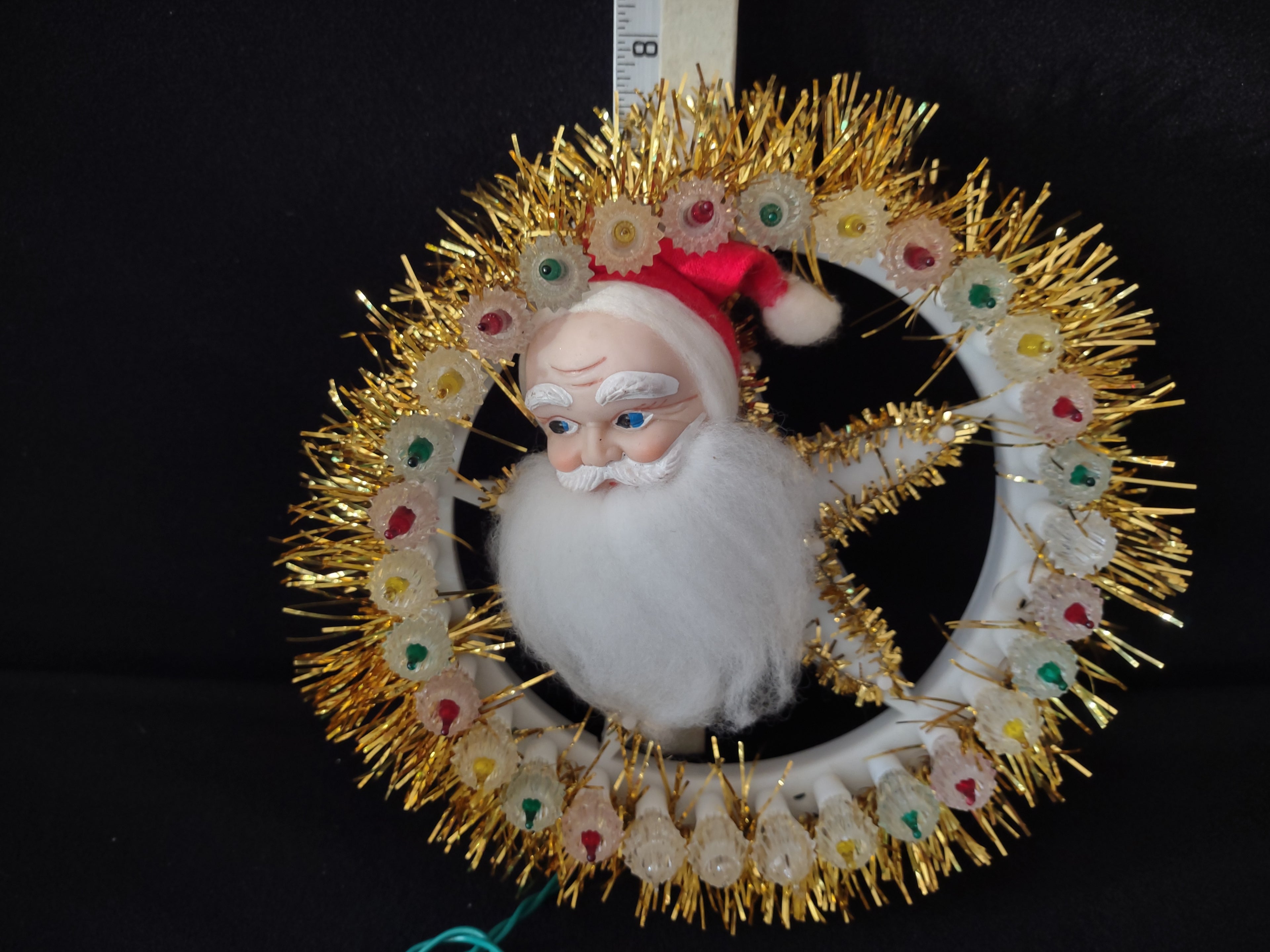 Vintage Christmas Rotating Lite Santa Plaque 30 Rotating Lights 7" (lot 3232)