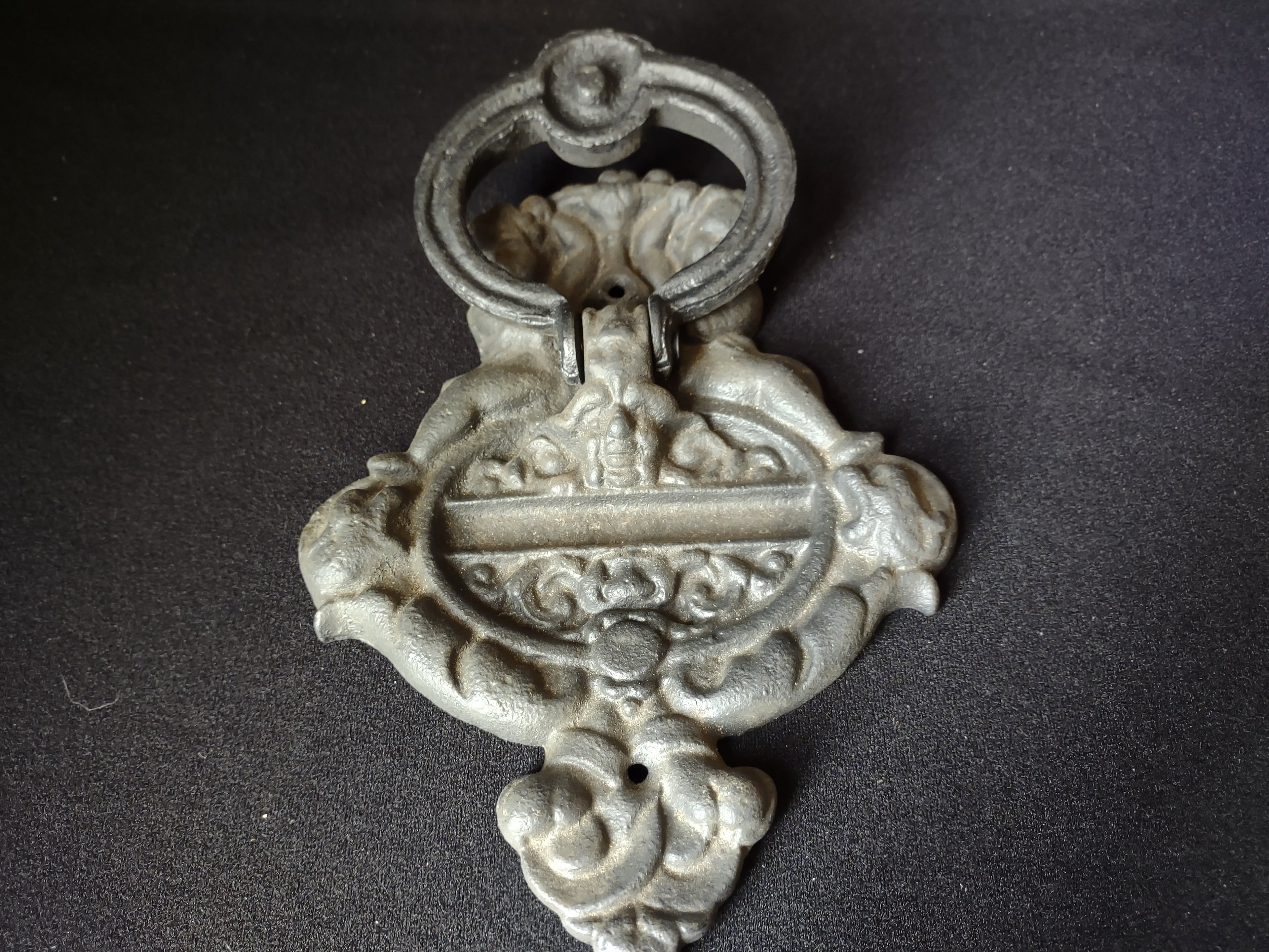 Cast Iron Door Knocker Black 10" x 7" (lot 1628)
