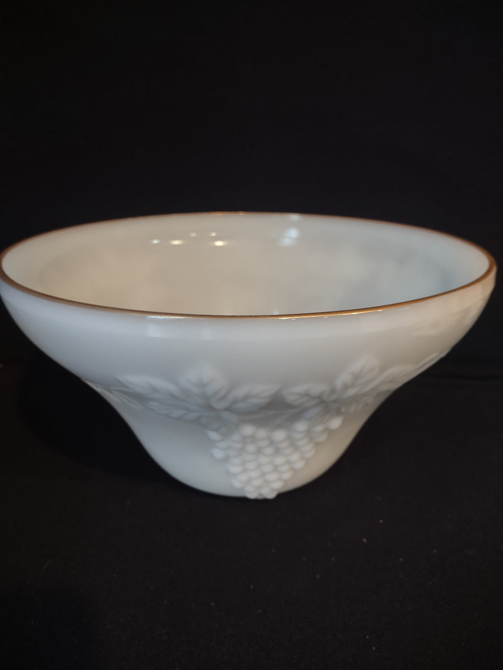 Anchor Hocking Milk Glass set of 7 Cups for Punch Bowl Gold Trim (lot 2566c)