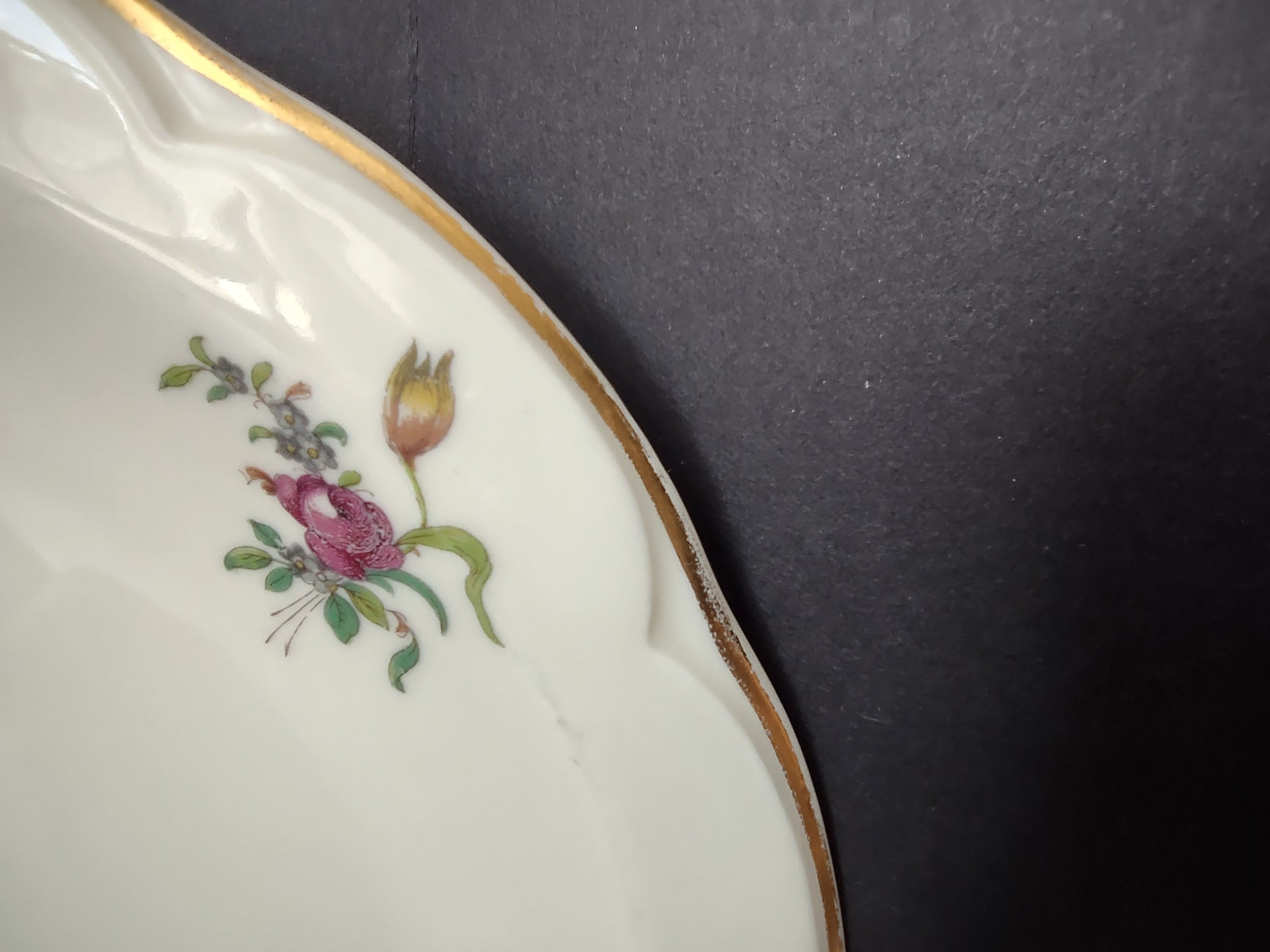 Haviland Limoges Dinner Plate Peony Flower Cream Color (lot 926)