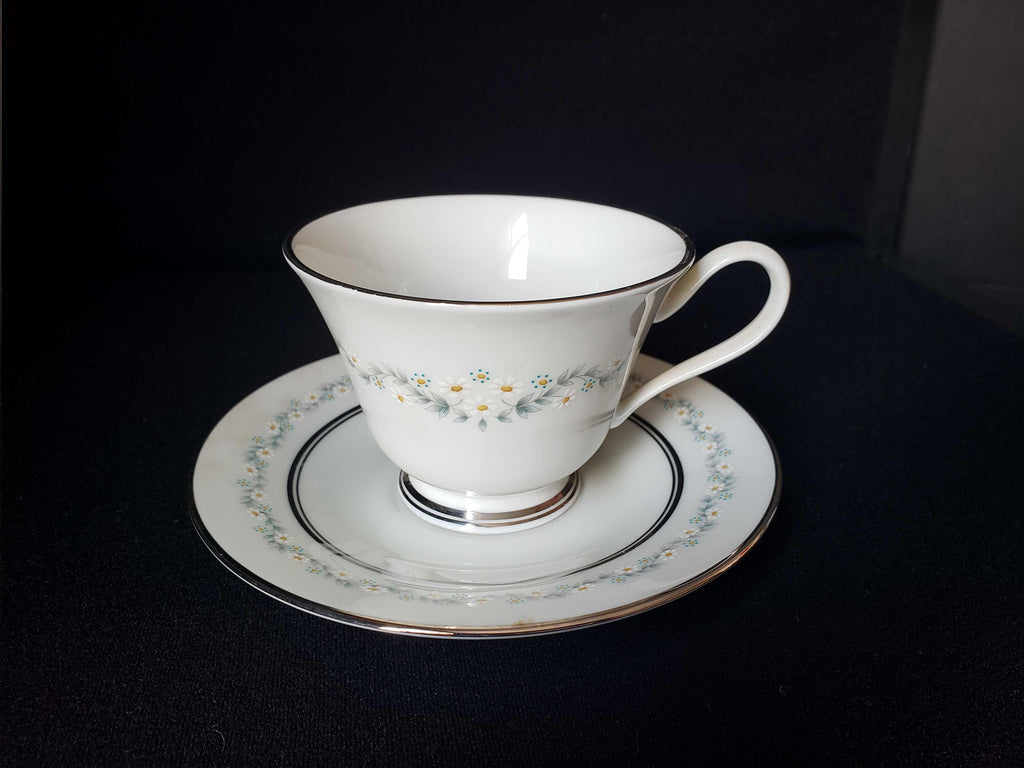 Vintage Lenox Oxford Bone China Holyoke Tea Cup with Saucer (lot 1939)