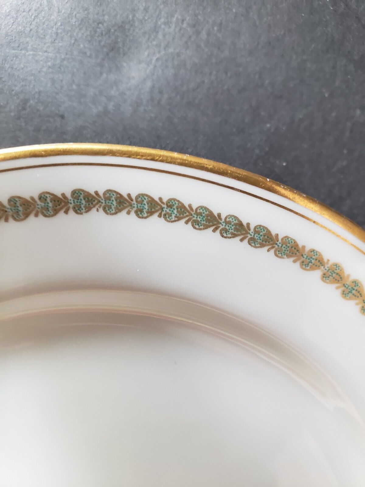 Haviland Limoges Green Hearts Gold Trim Bread/Butter Plate 6" (lot 591)