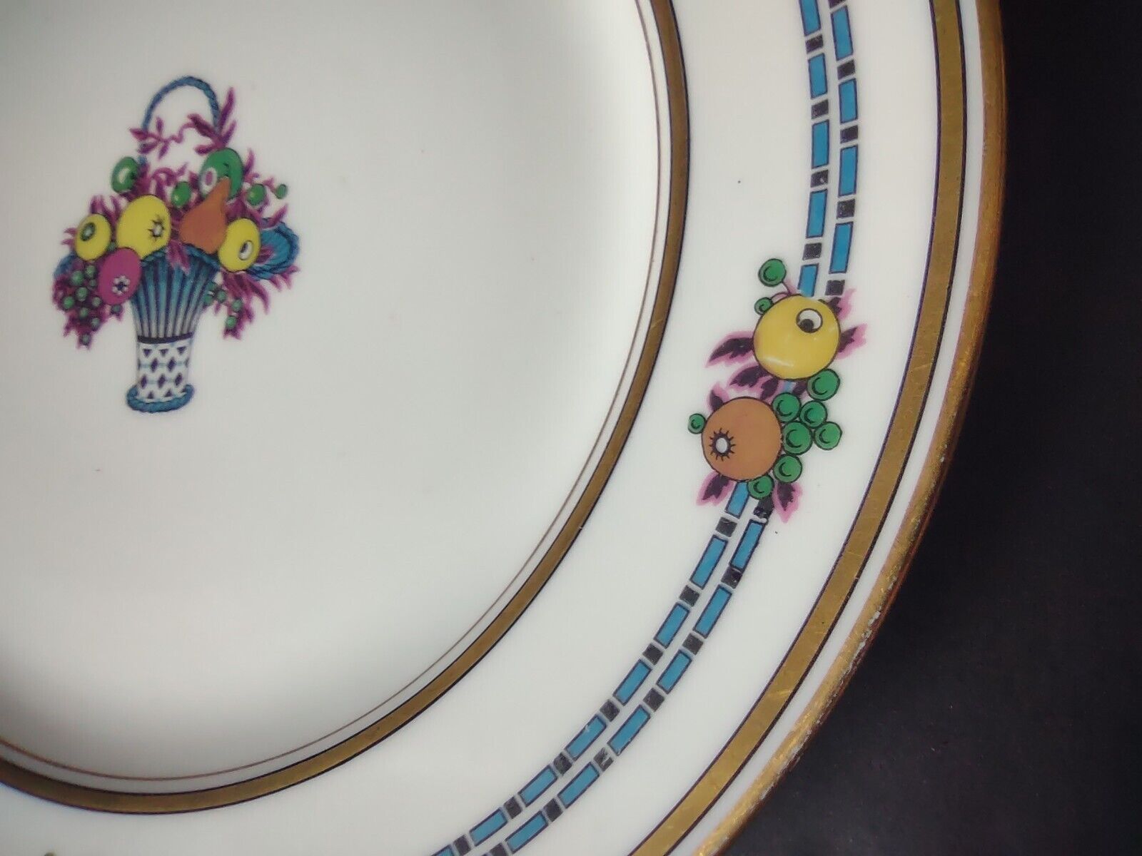 Depose Limoges Gold Trim Fruit Design Dinner Plate (lot 638)