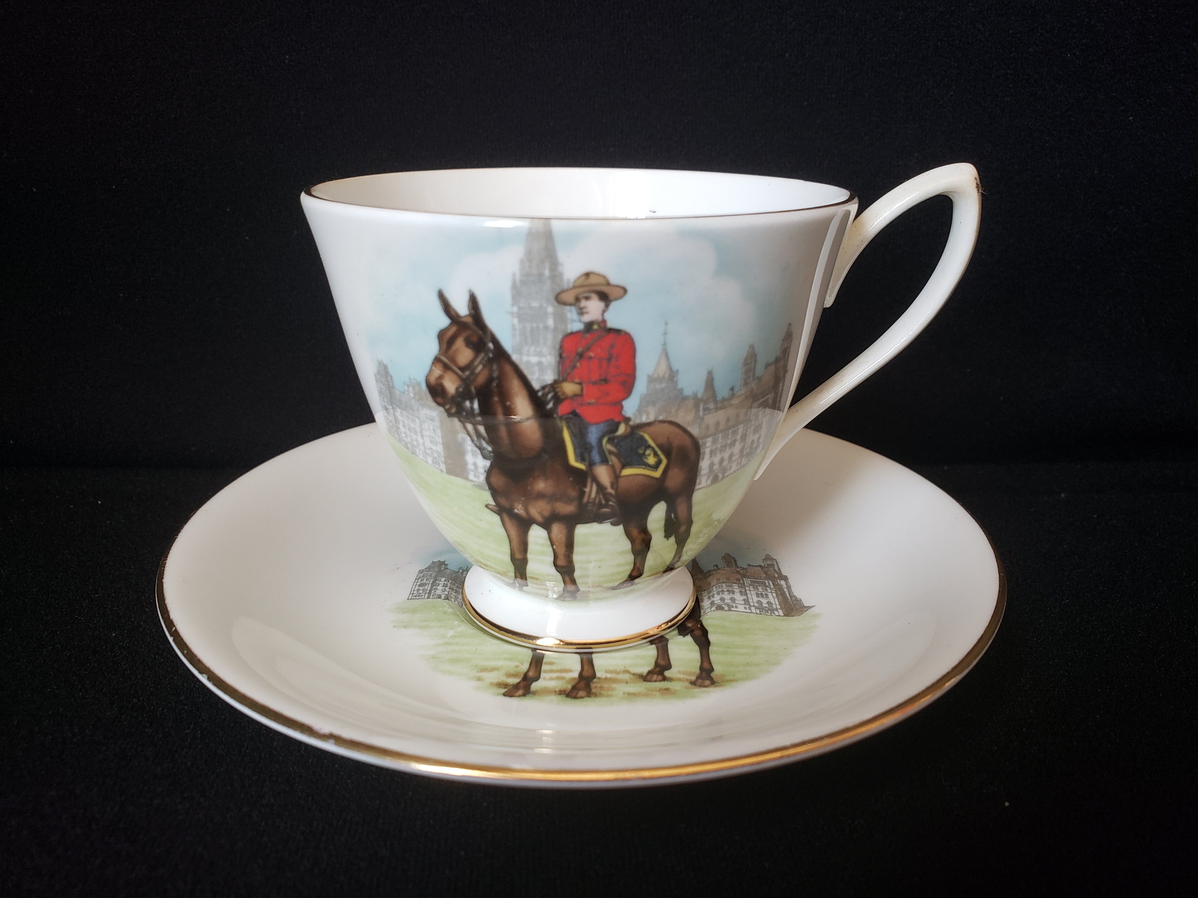 Vintage Royal Albert Bone China Parliament Guard Tea Cut and Saucer (lot 2019)