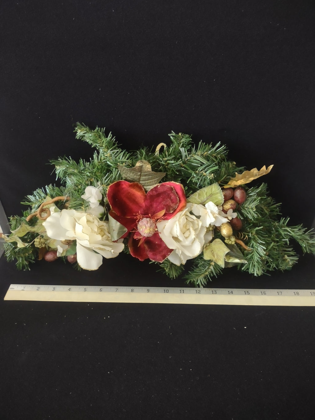 Vintage Christmas Floral Rose Magnolia Pine Swag (Lot 3479)
